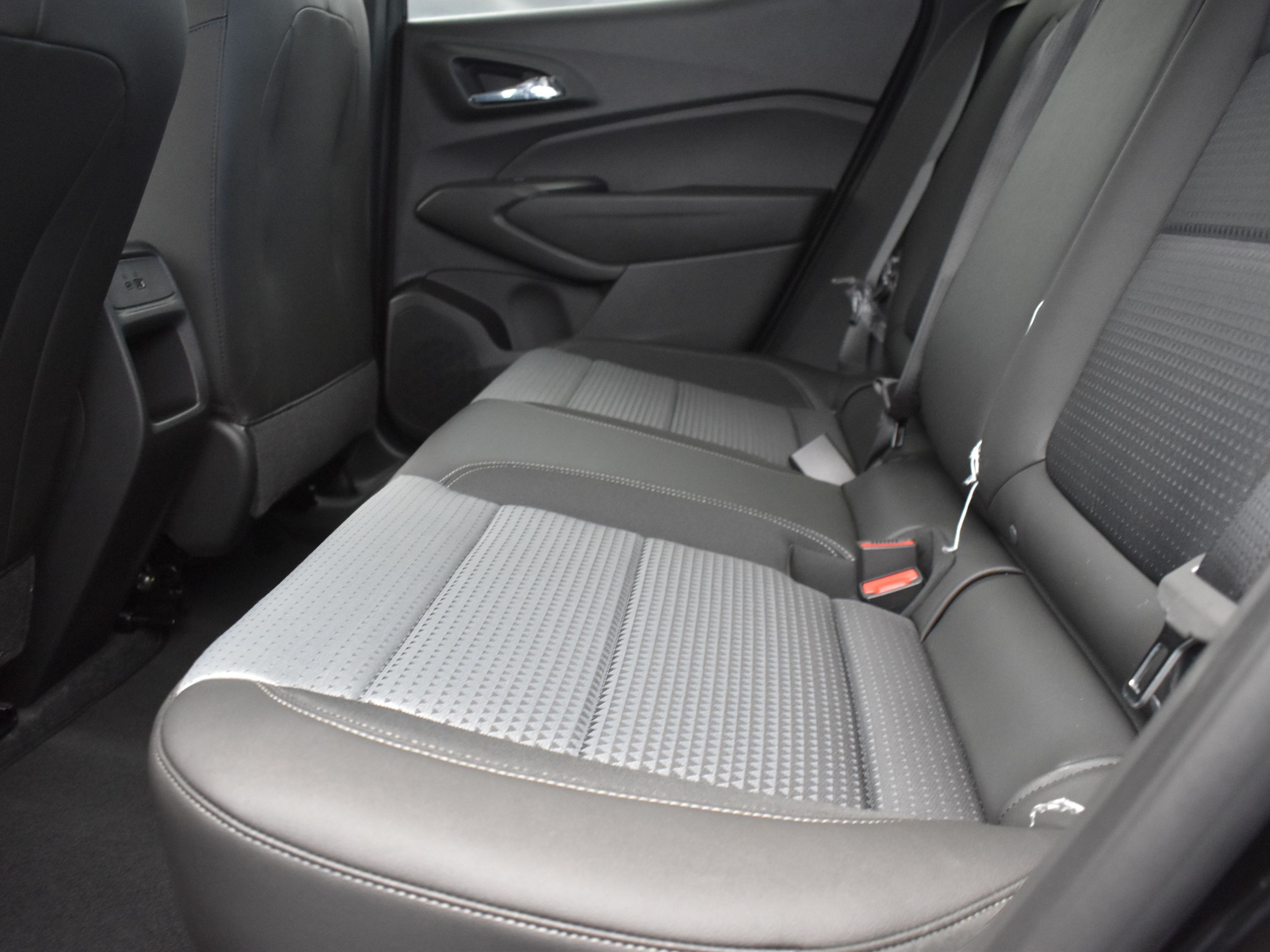 2025 Mosaic Black Metallic Chevrolet Trax LT FWD SUV