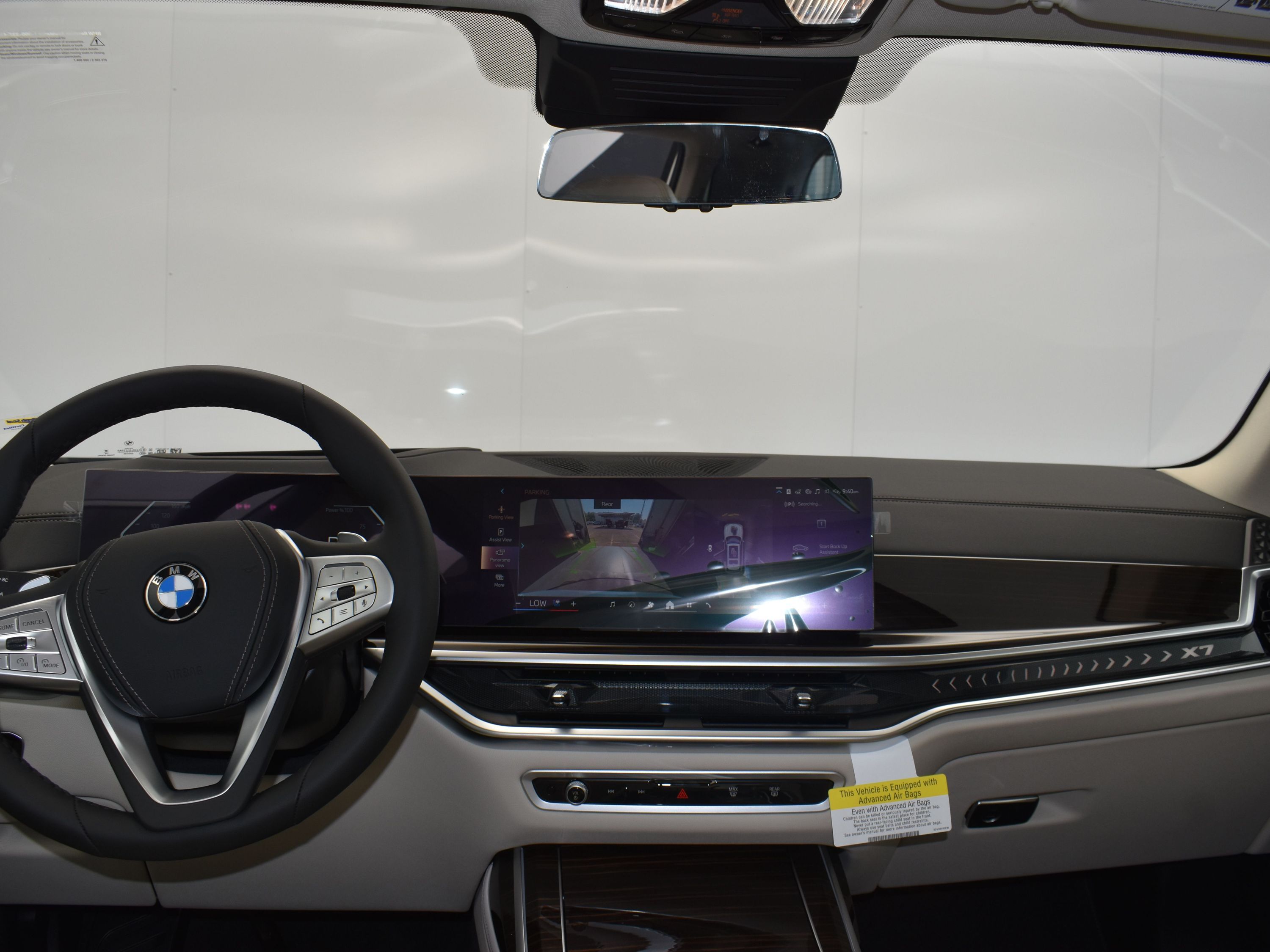 2026 Mineral White Metallic BMW X7 xDrive40i AWD SUV