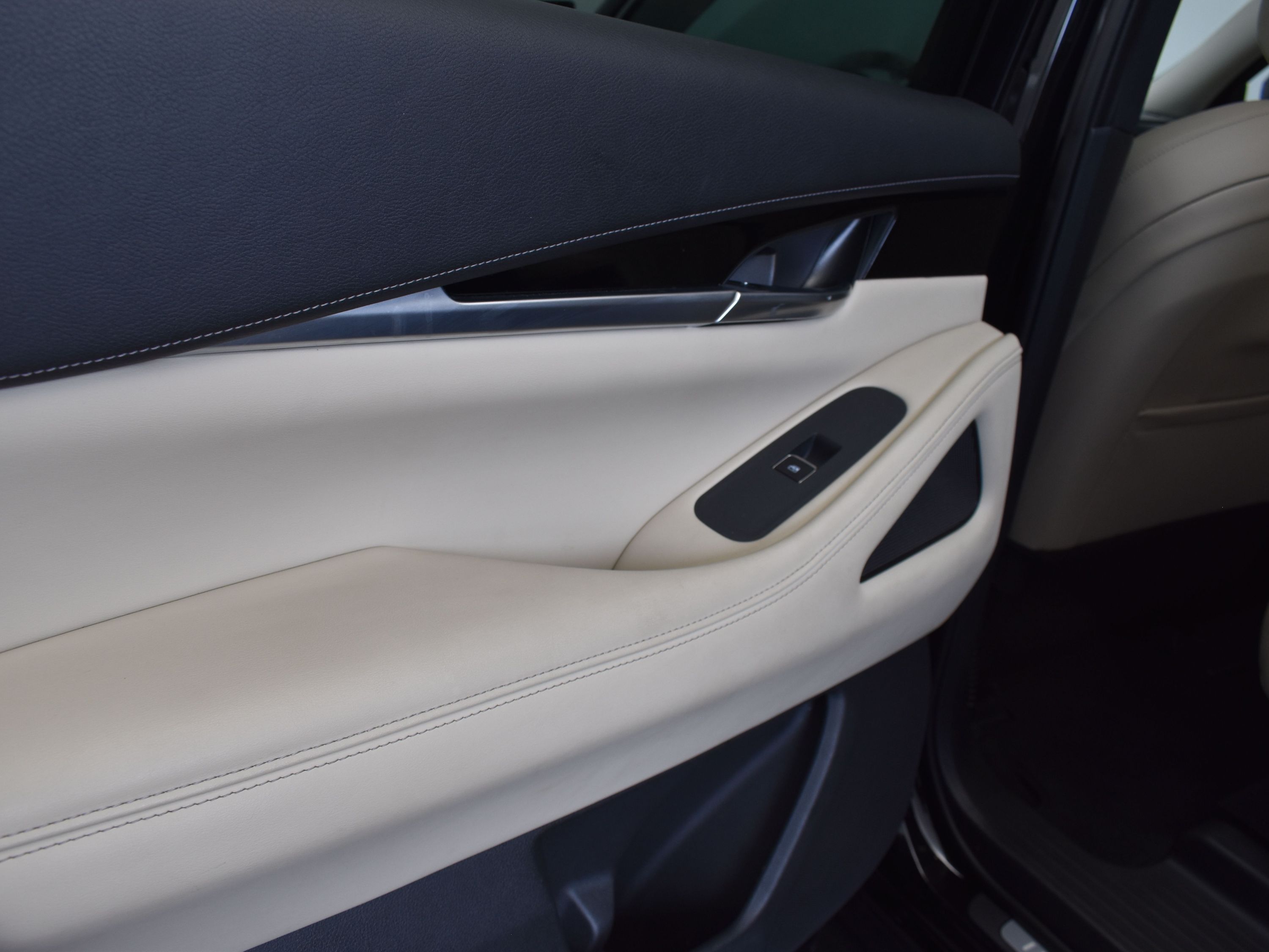 2023 Mineral Black INFINITI QX60 PURE FWD SUV