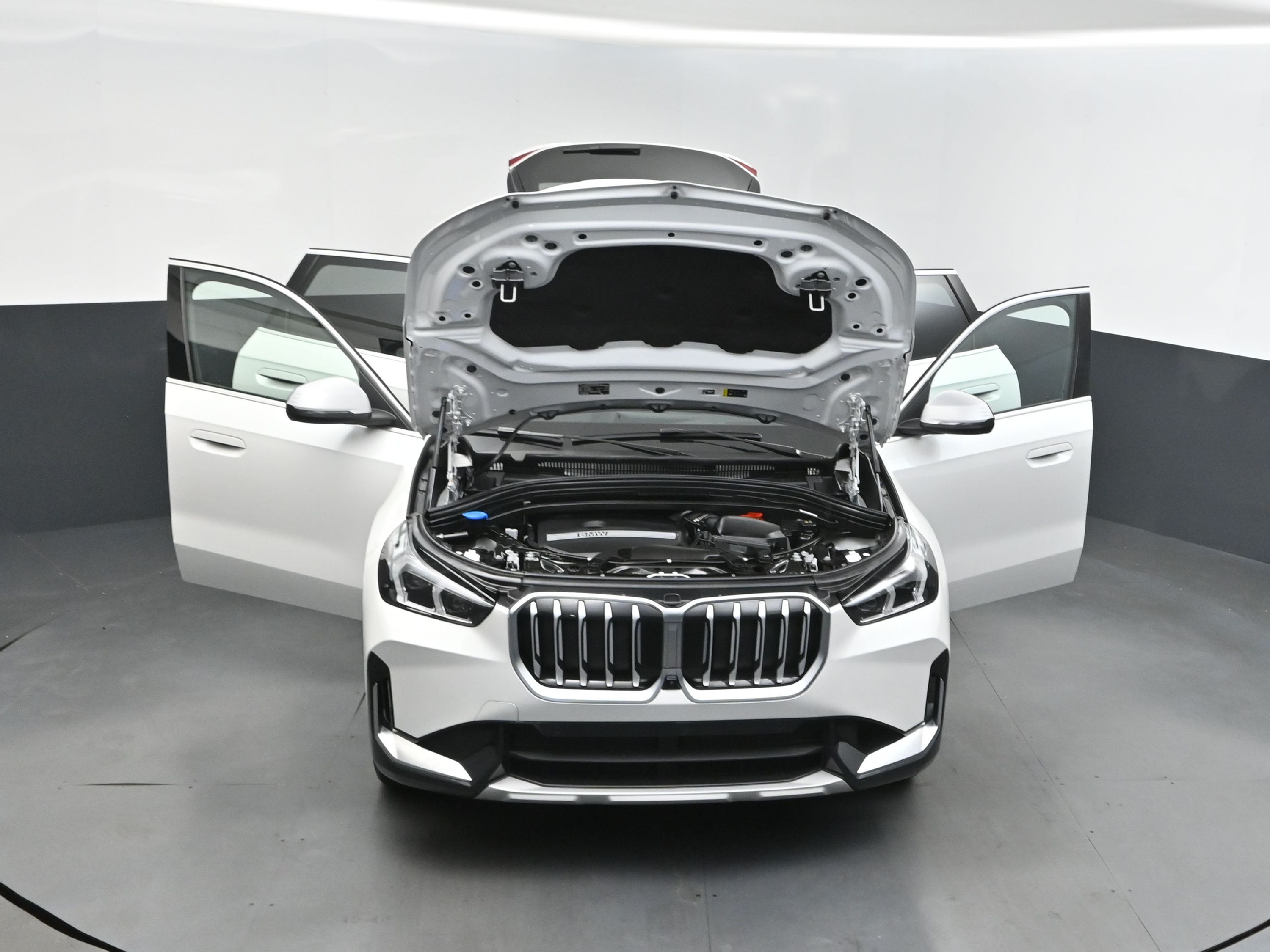 2023 Mineral White Metallic BMW X1 xDrive28i AWD SUV