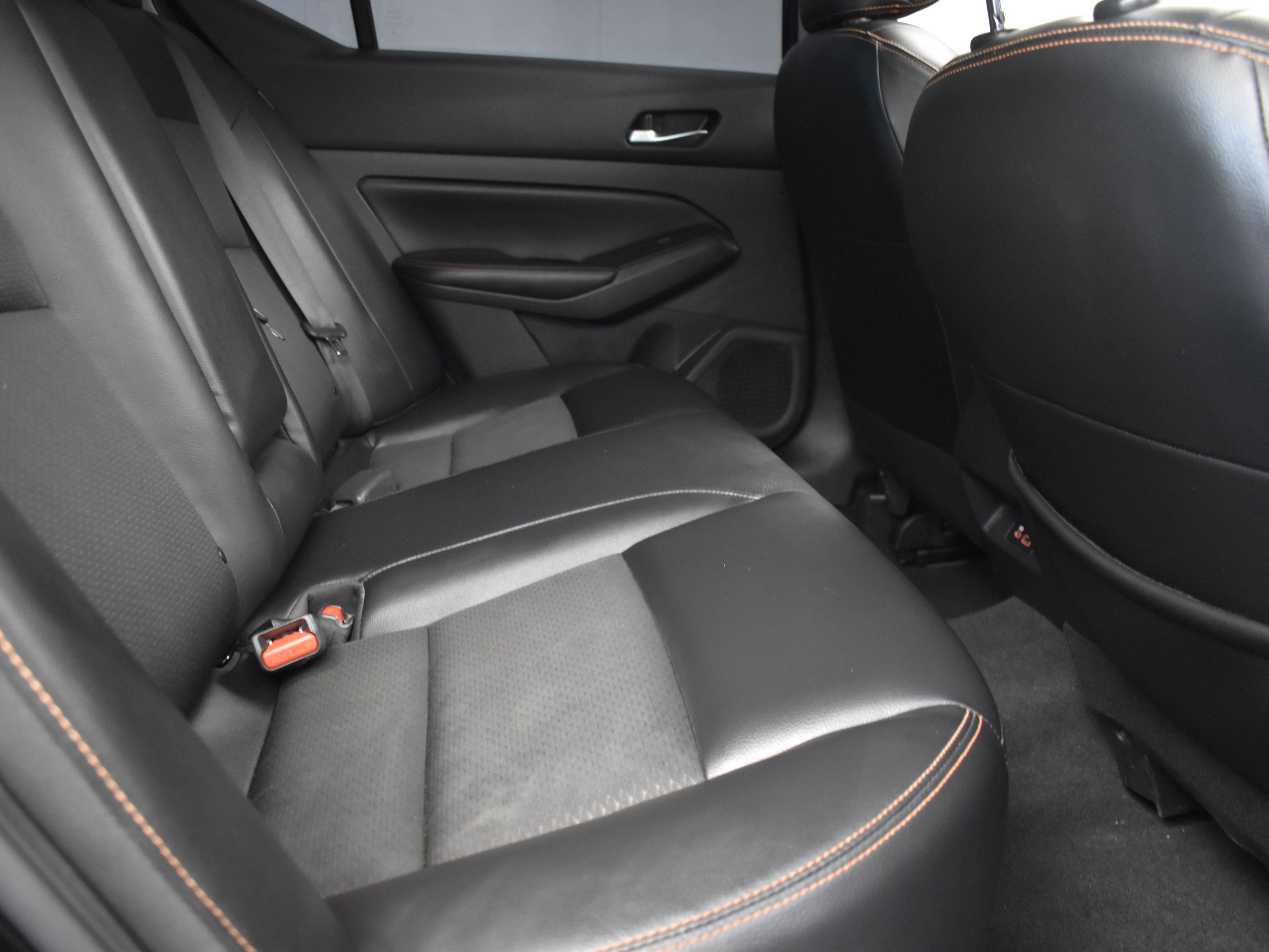 2022 Super Black Nissan Altima 2.0 SR FWD Sedan