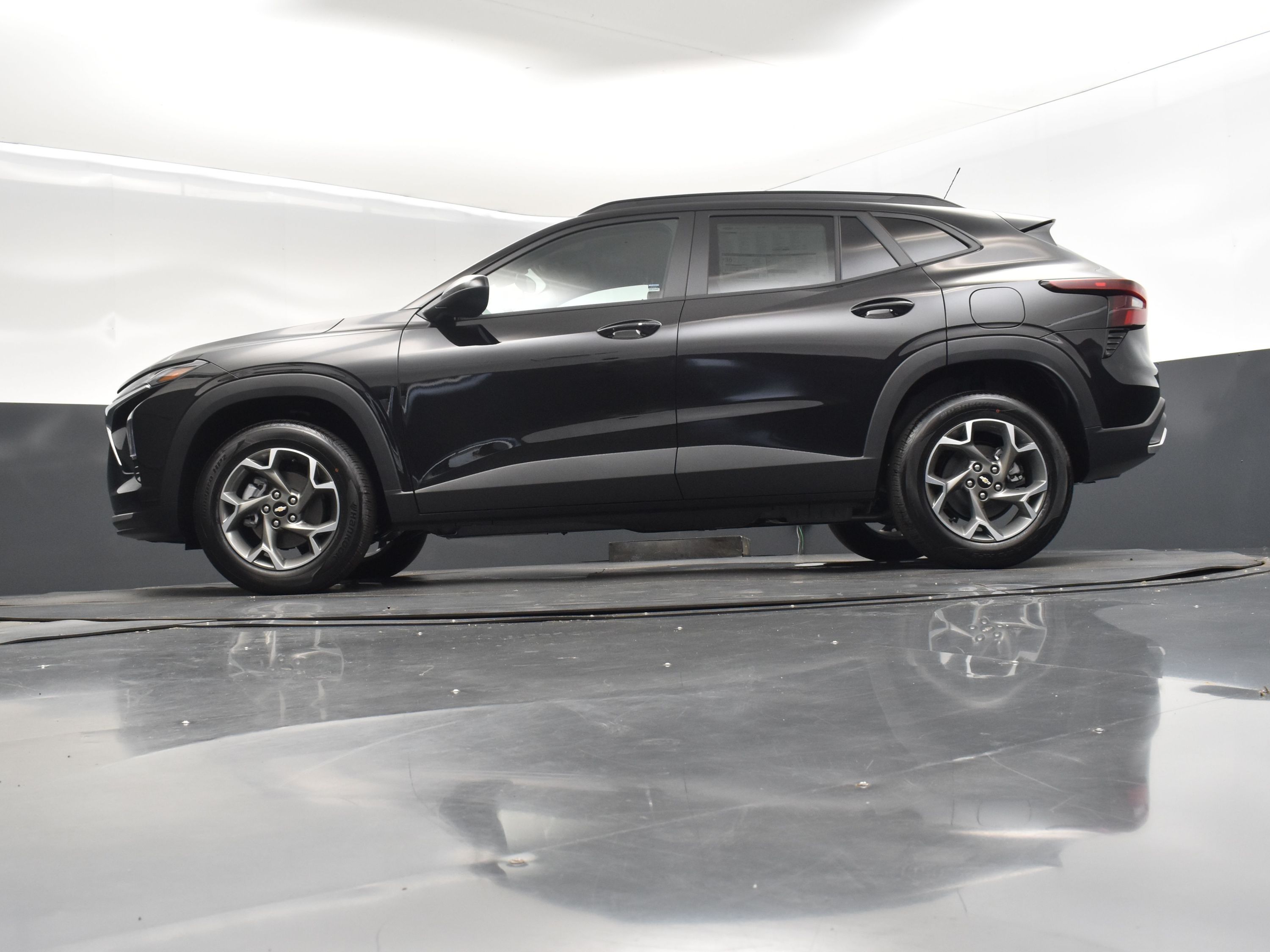 2025 Mosaic Black Metallic Chevrolet Trax LT FWD SUV