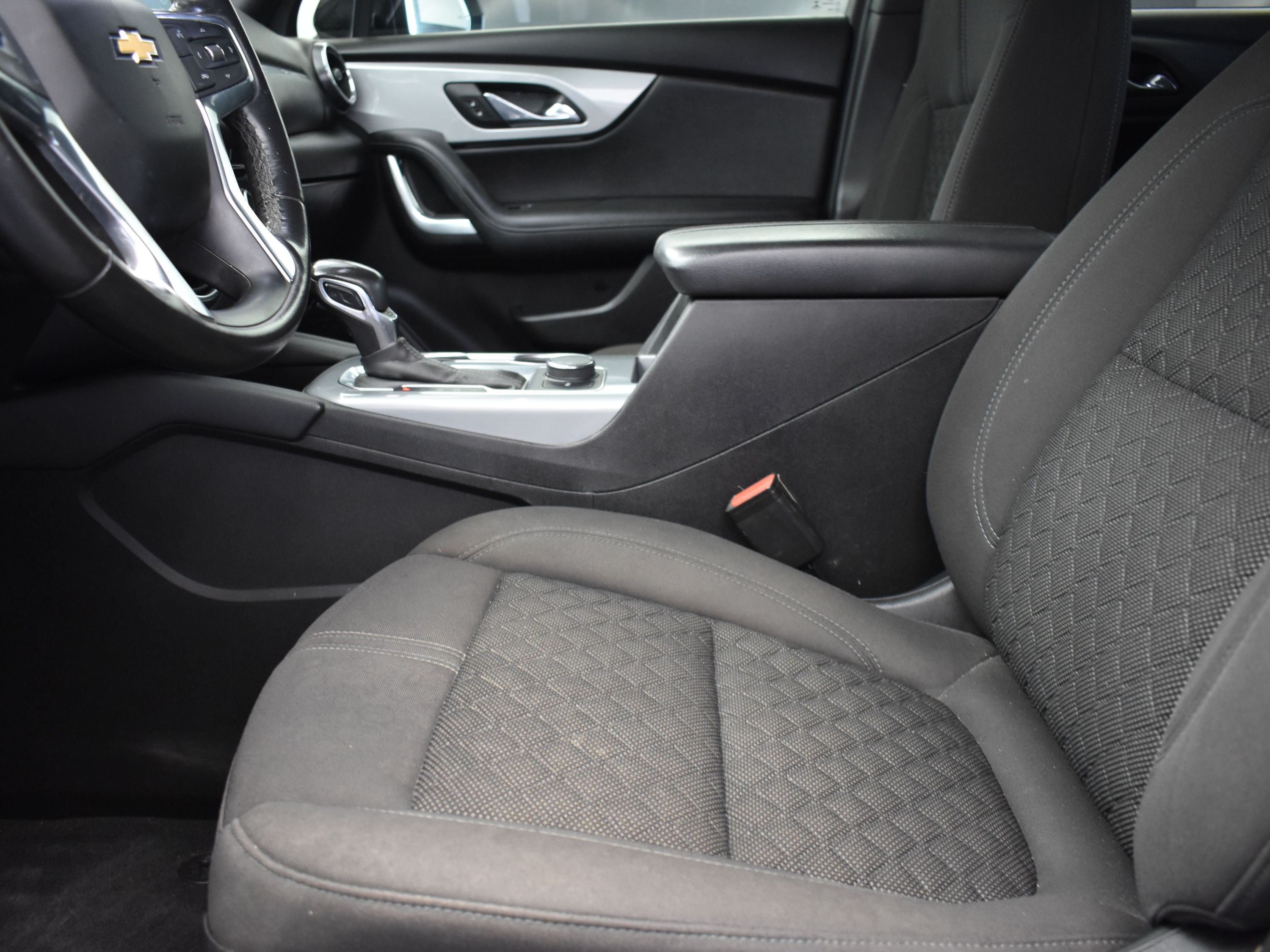 2020 Silver Ice Metallic Chevrolet Blazer LT FWD SUV