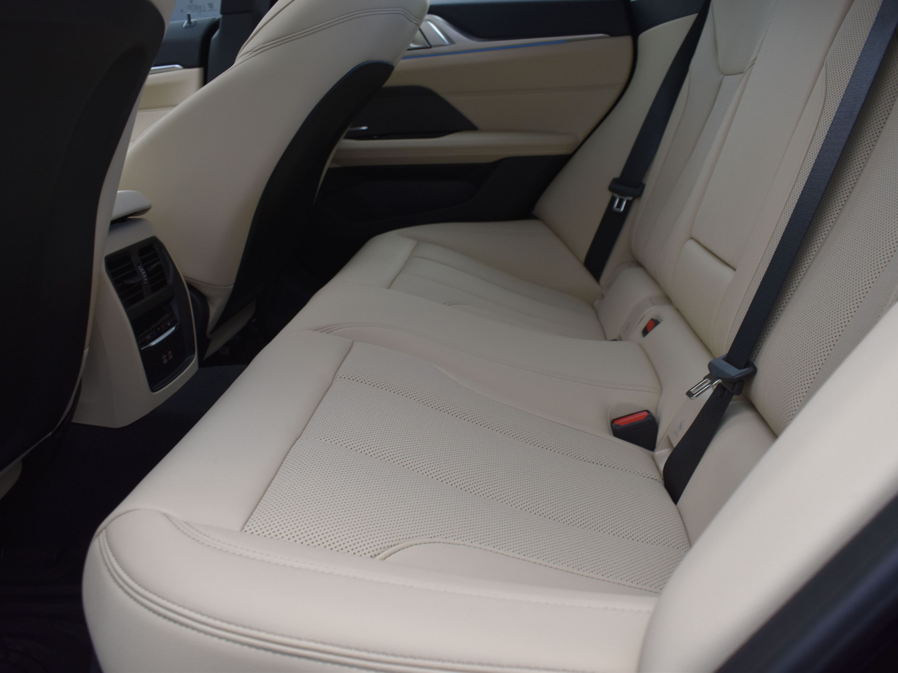 2025 Black Sapphire Metallic BMW i4 eDrive40 RWD Hatchback