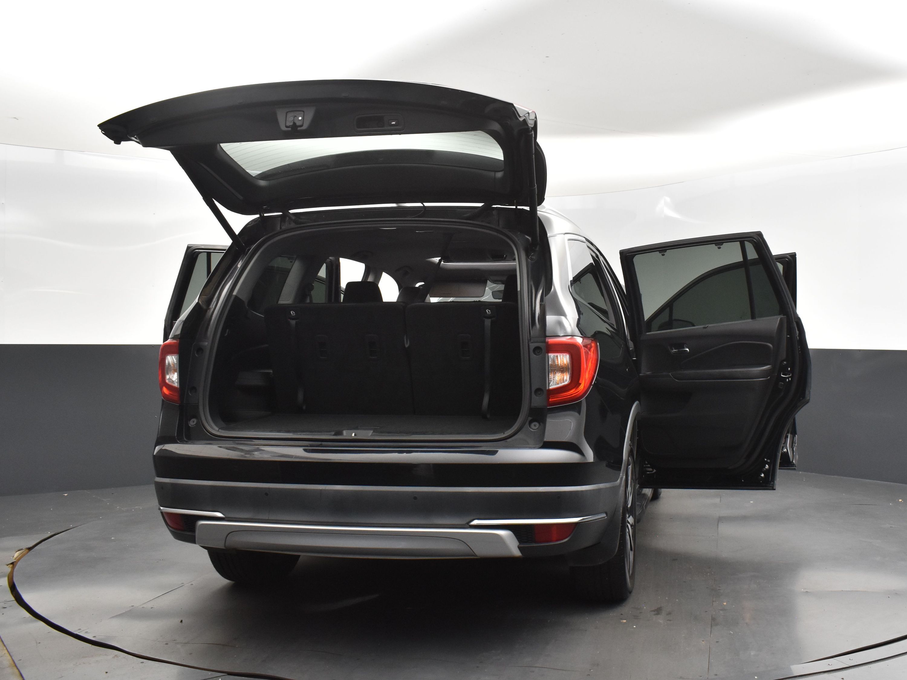 2019 Black Honda Pilot Touring FWD SUV