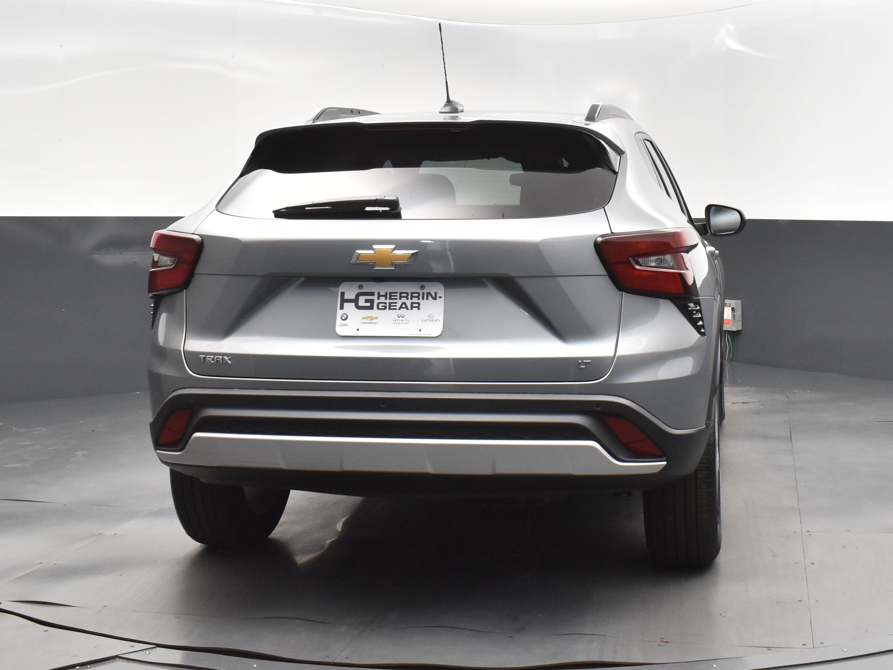 2025 Sterling Gray Metallic Chevrolet Trax LT FWD SUV