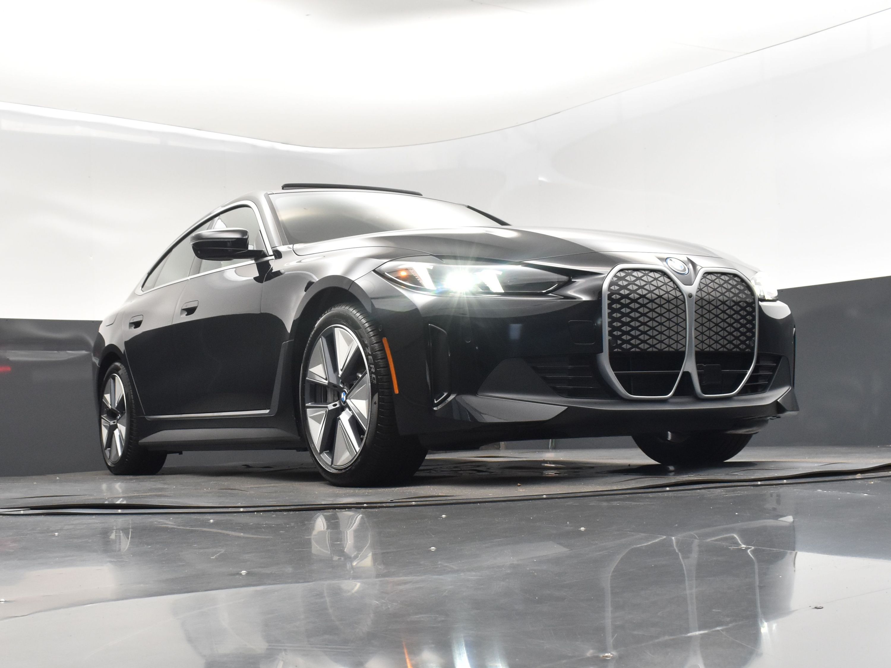 2025 Black Sapphire Metallic BMW i4 eDrive40 RWD Hatchback