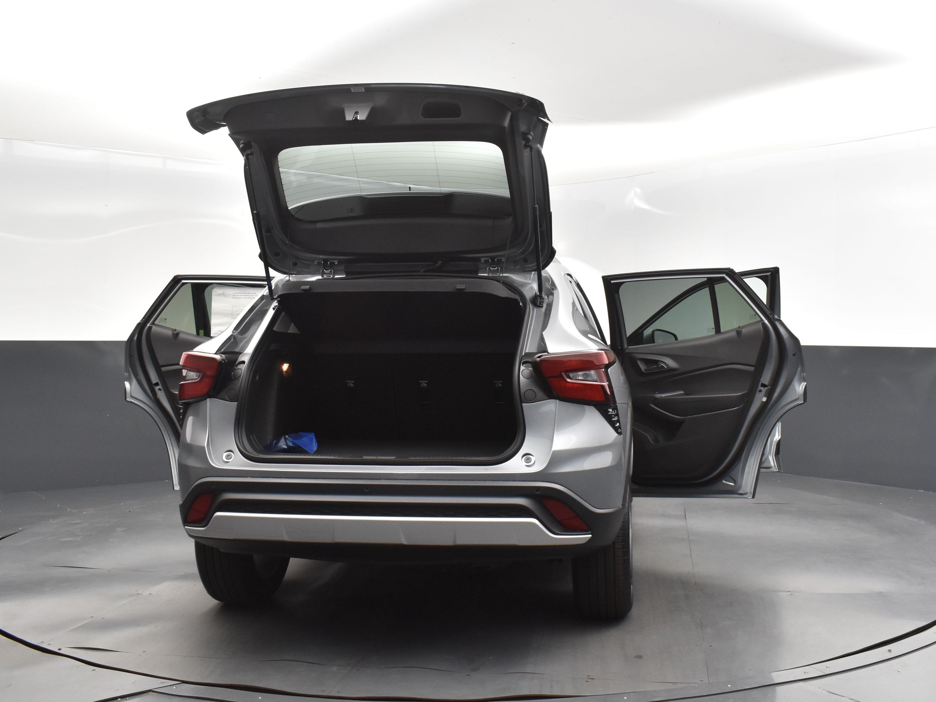 2025 Sterling Gray Metallic Chevrolet Trax LT FWD SUV