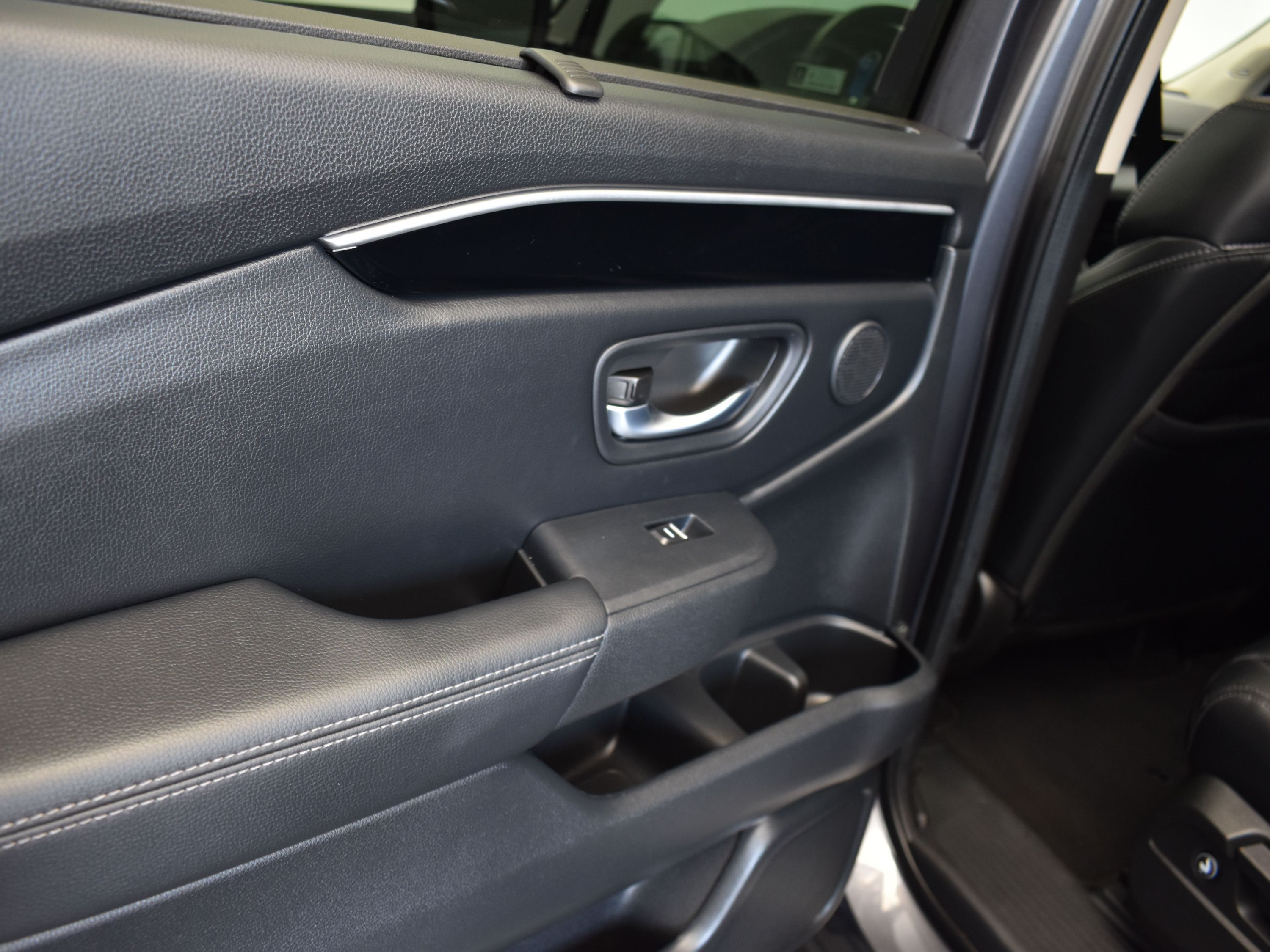 2025 Sonic Gray Pearl Honda Pilot Touring FWD SUV