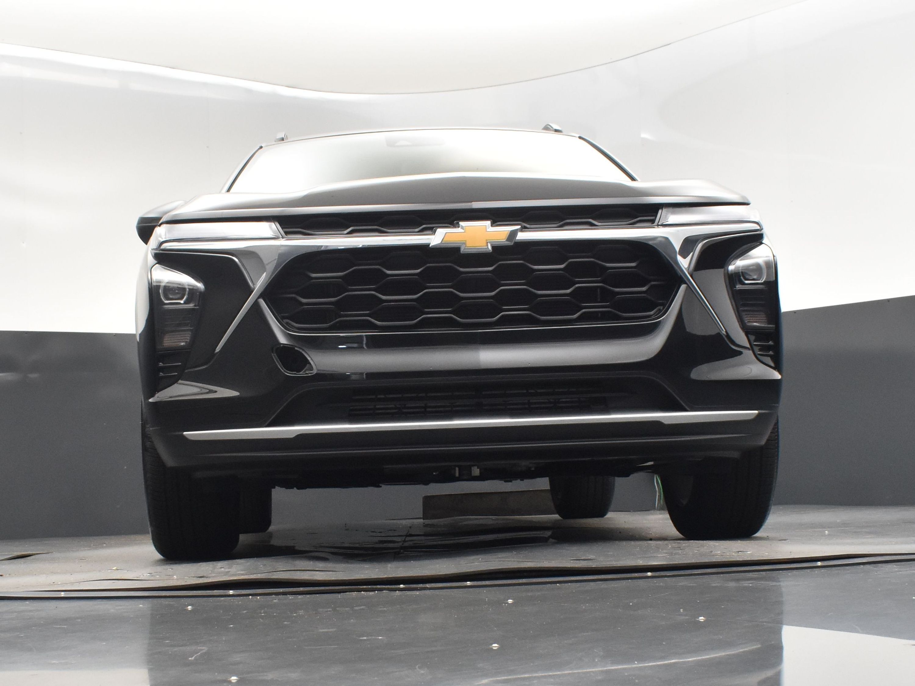 2025 Mosaic Black Metallic Chevrolet Trax LT FWD SUV