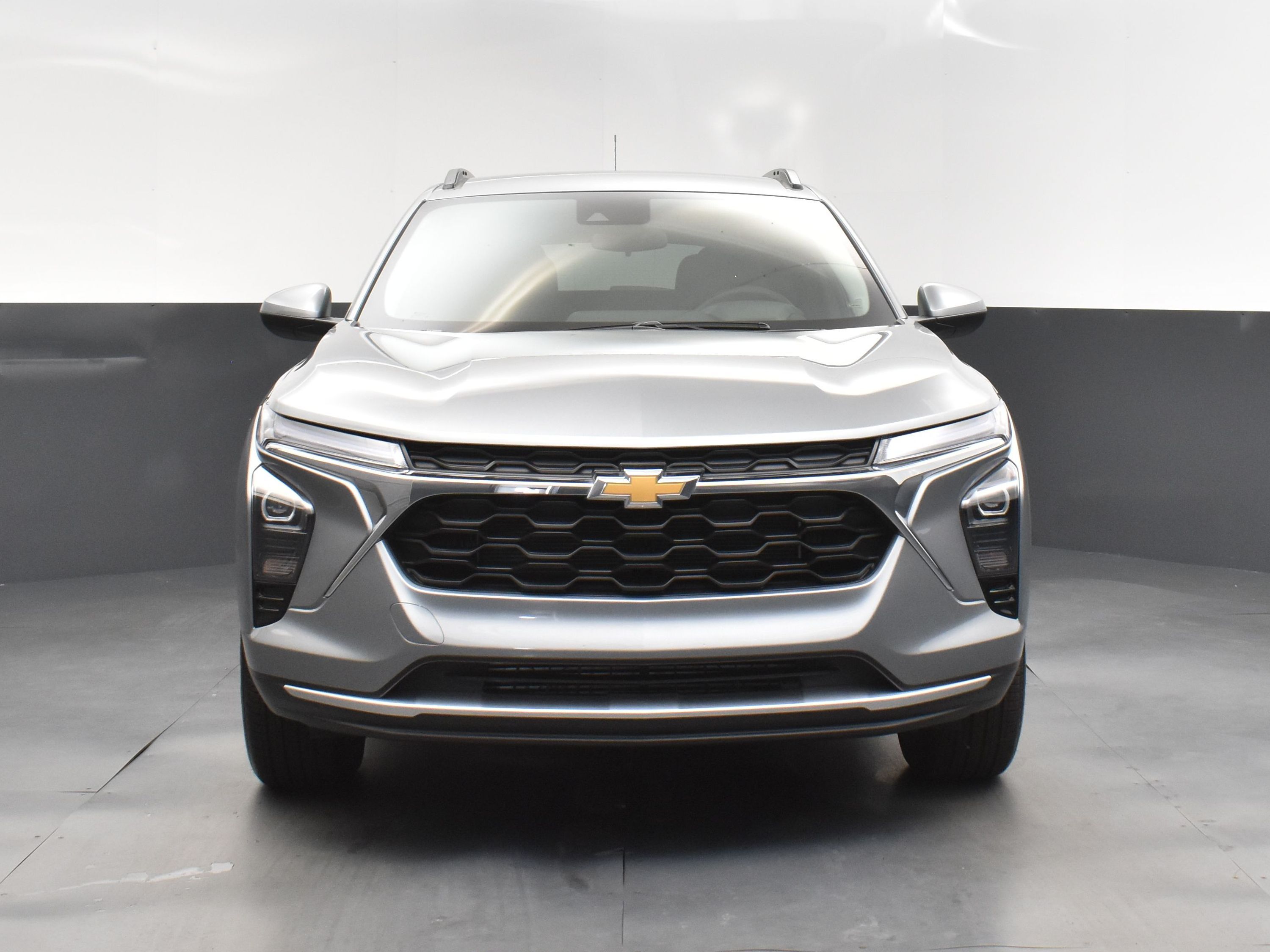 2025 Sterling Gray Metallic Chevrolet Trax LT FWD SUV