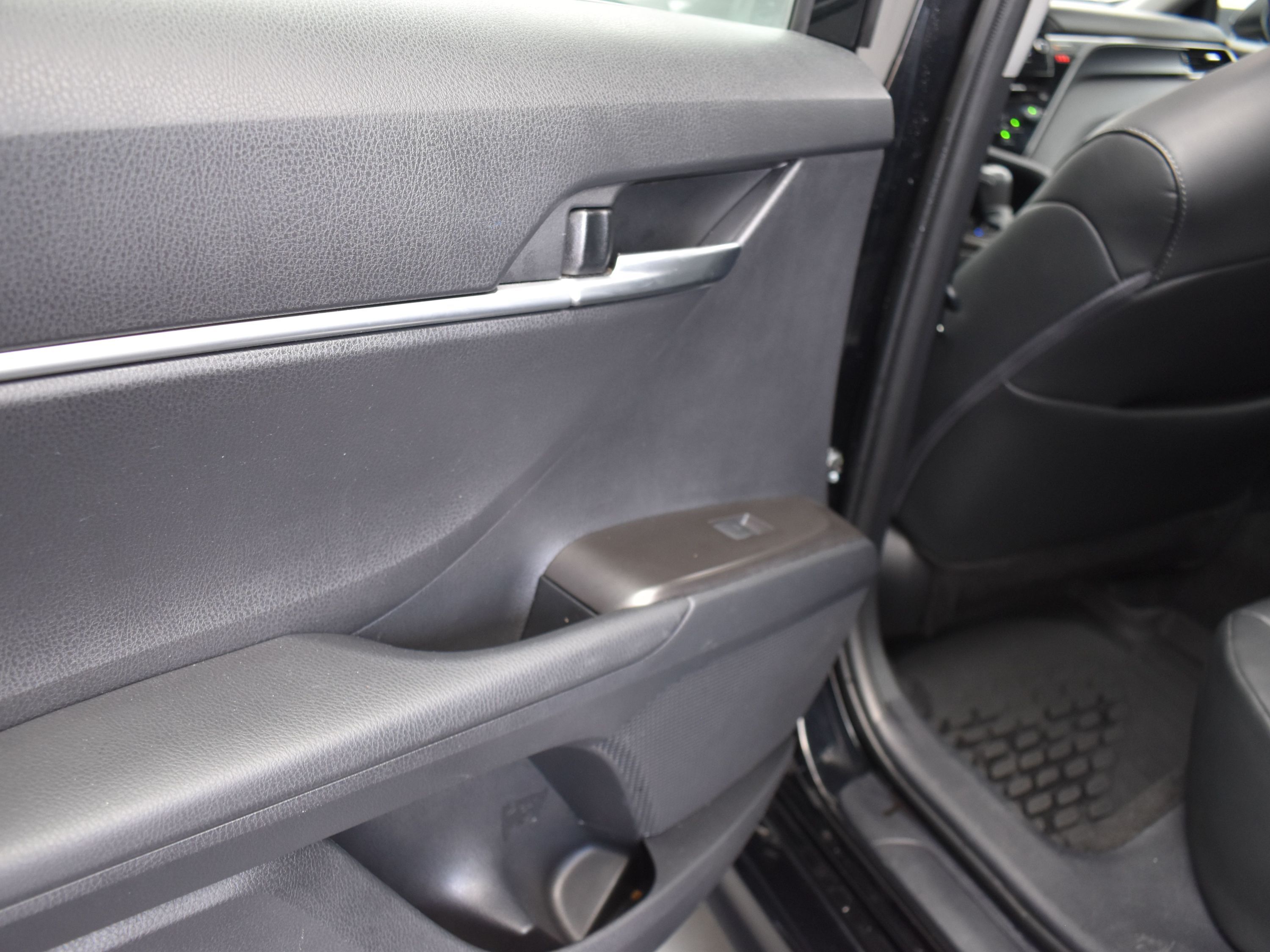 2023 Midnight Black Metallic Toyota Camry SE FWD Sedan