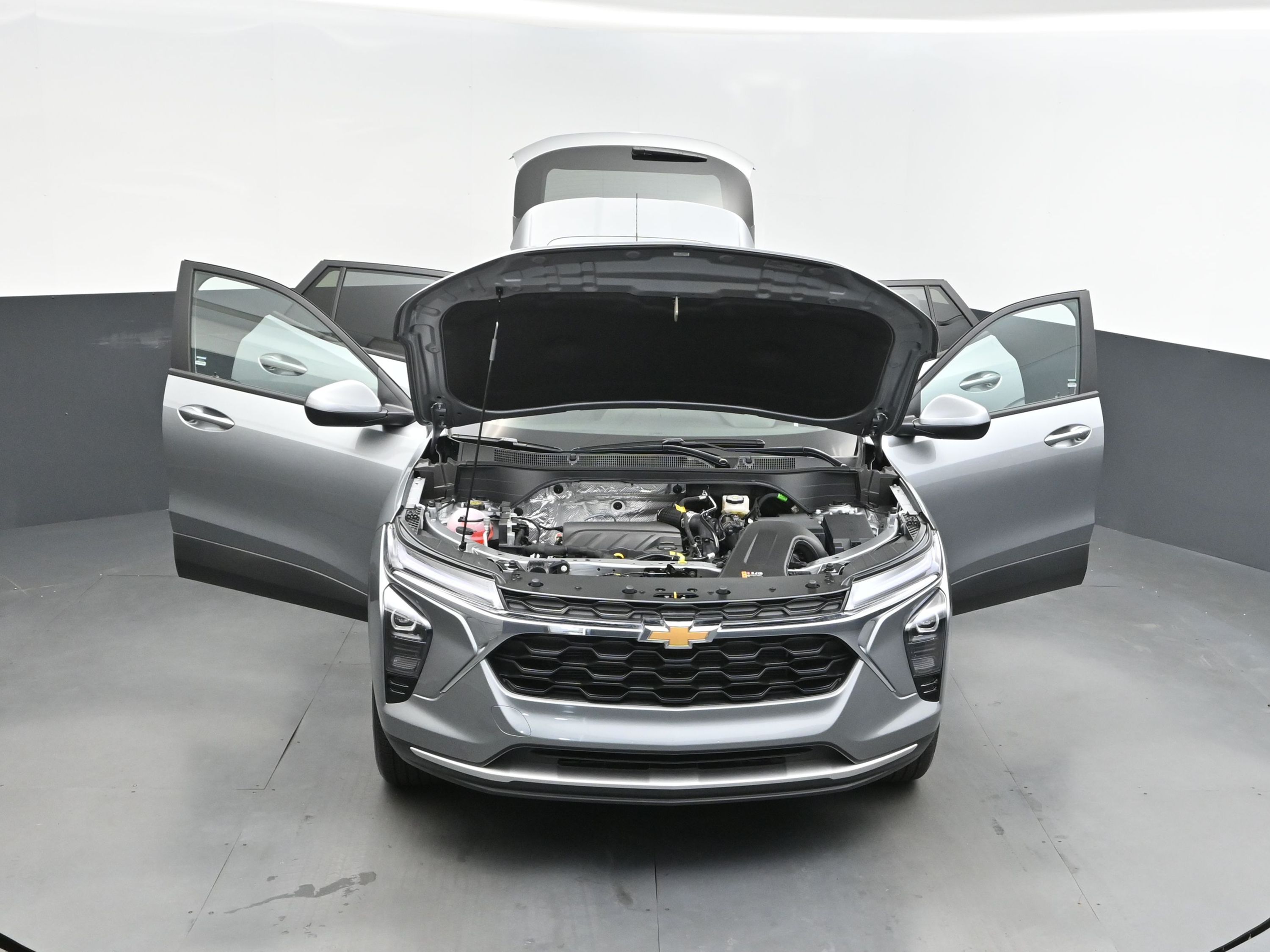 2025 Sterling Gray Metallic Chevrolet Trax LT FWD SUV