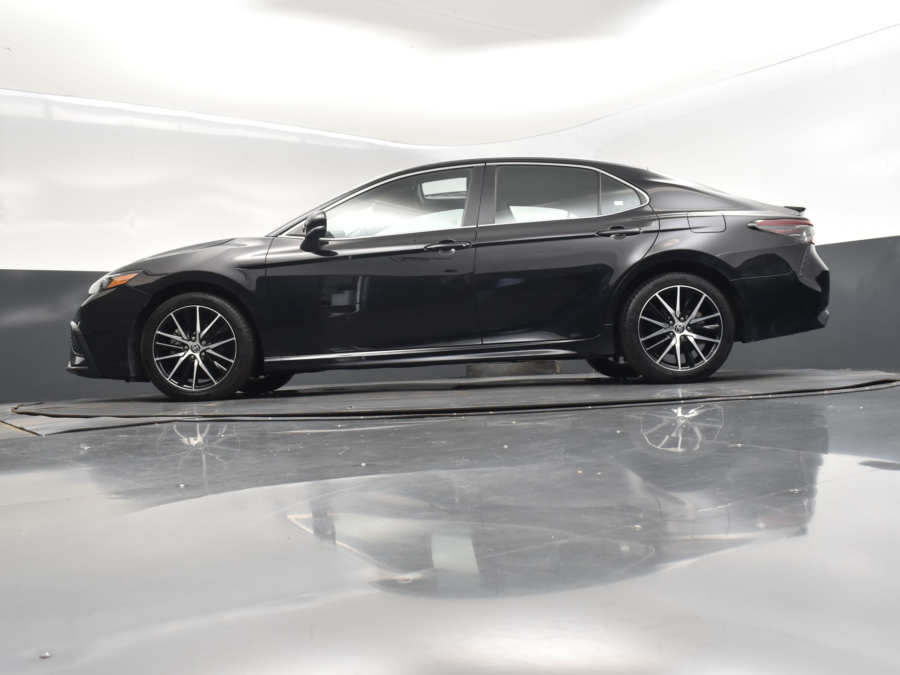 2023 Midnight Black Metallic Toyota Camry SE FWD Sedan
