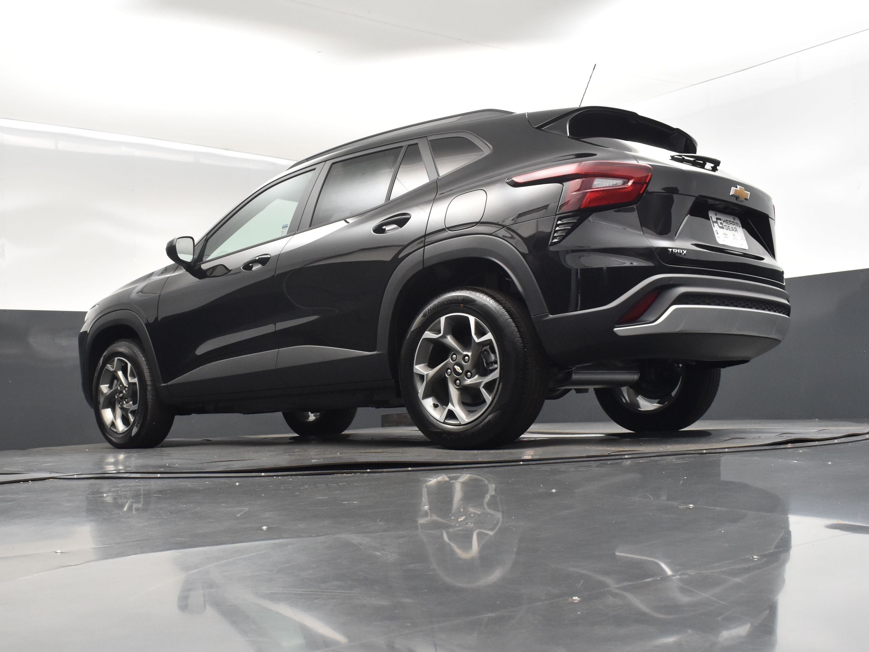 2025 Mosaic Black Metallic Chevrolet Trax LT FWD SUV