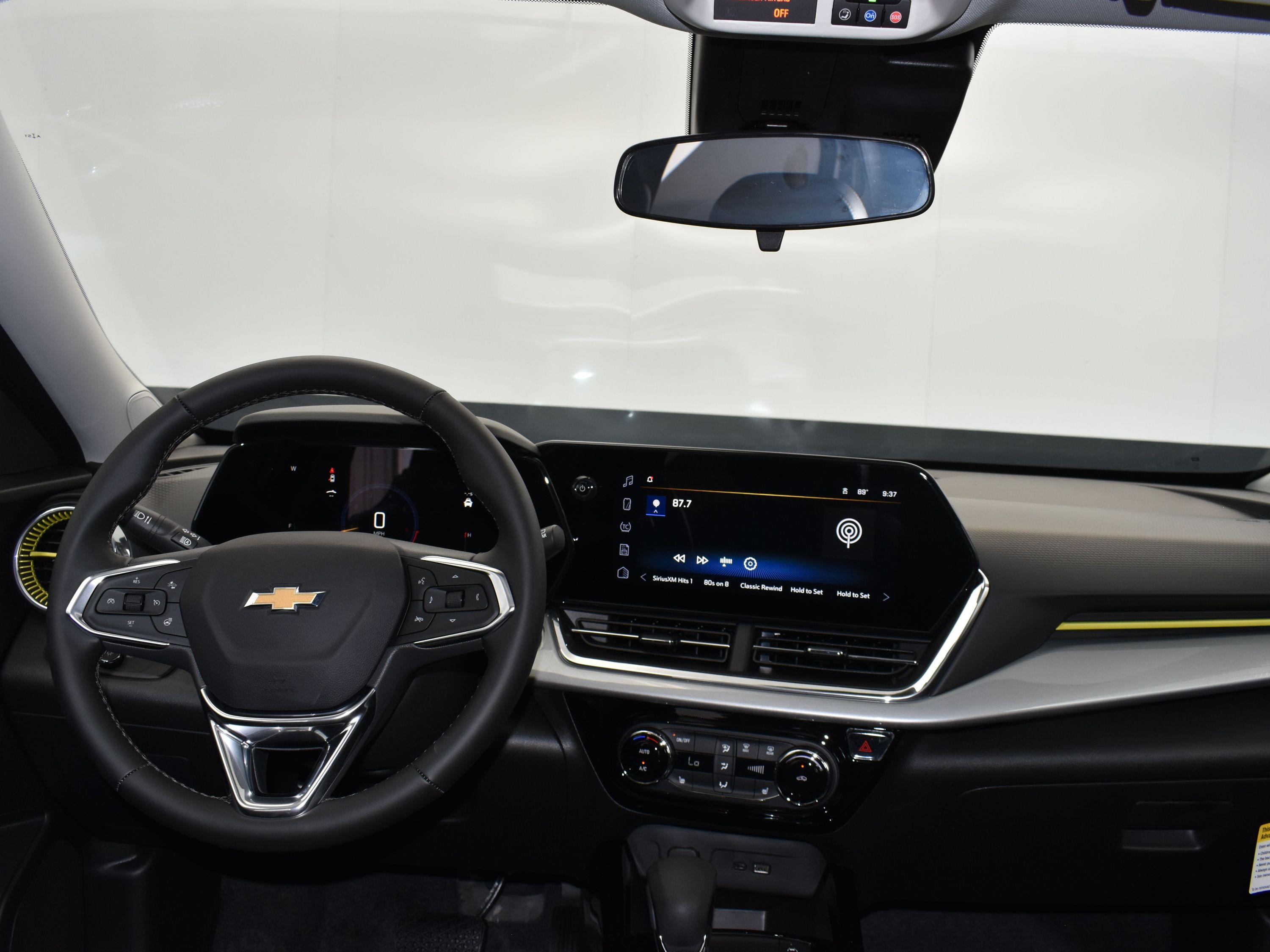 2025 Sterling Gray Metallic Chevrolet Trax LT FWD SUV