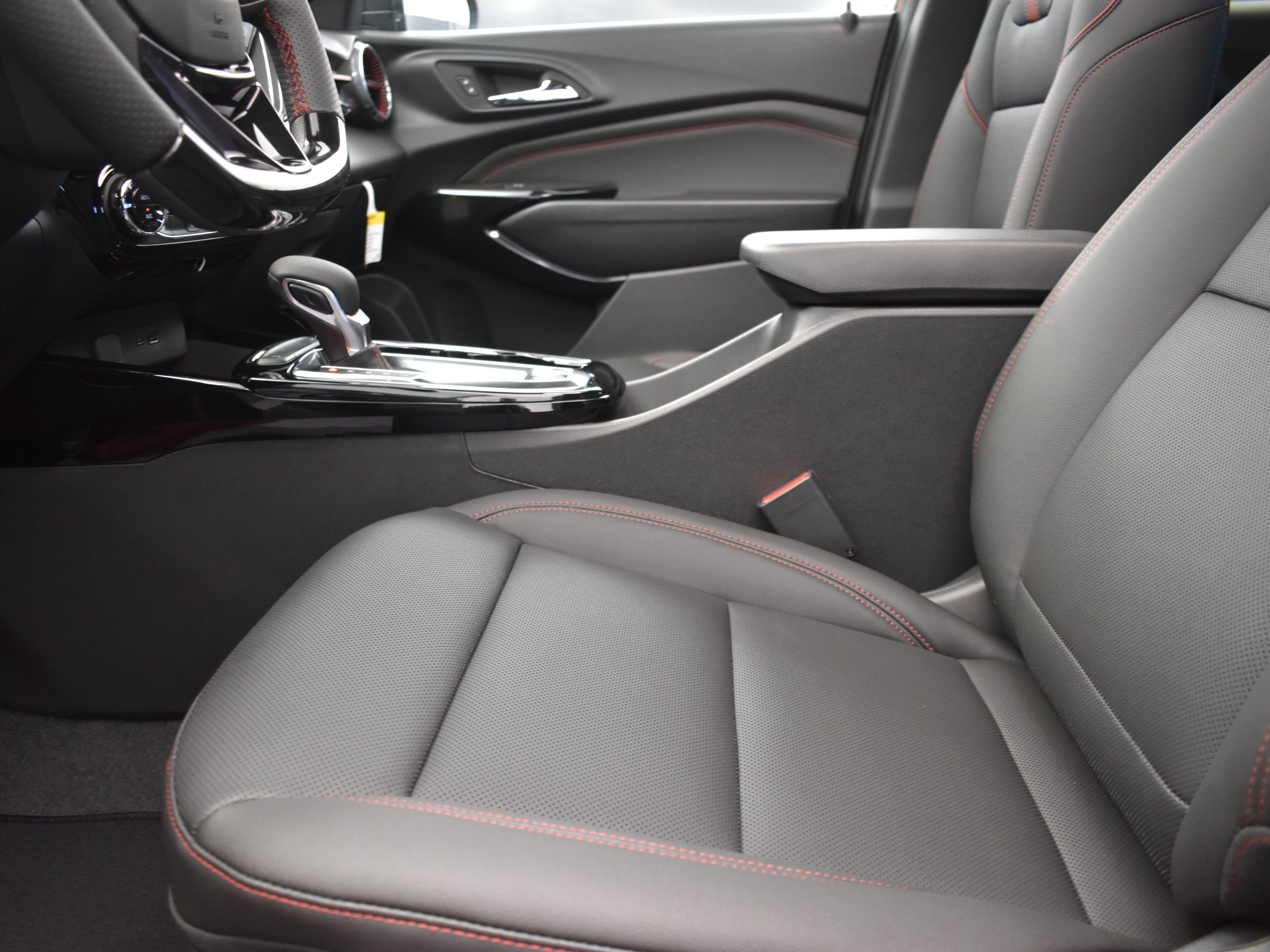 2025 Crimson Metallic Chevrolet Trax 2RS FWD SUV