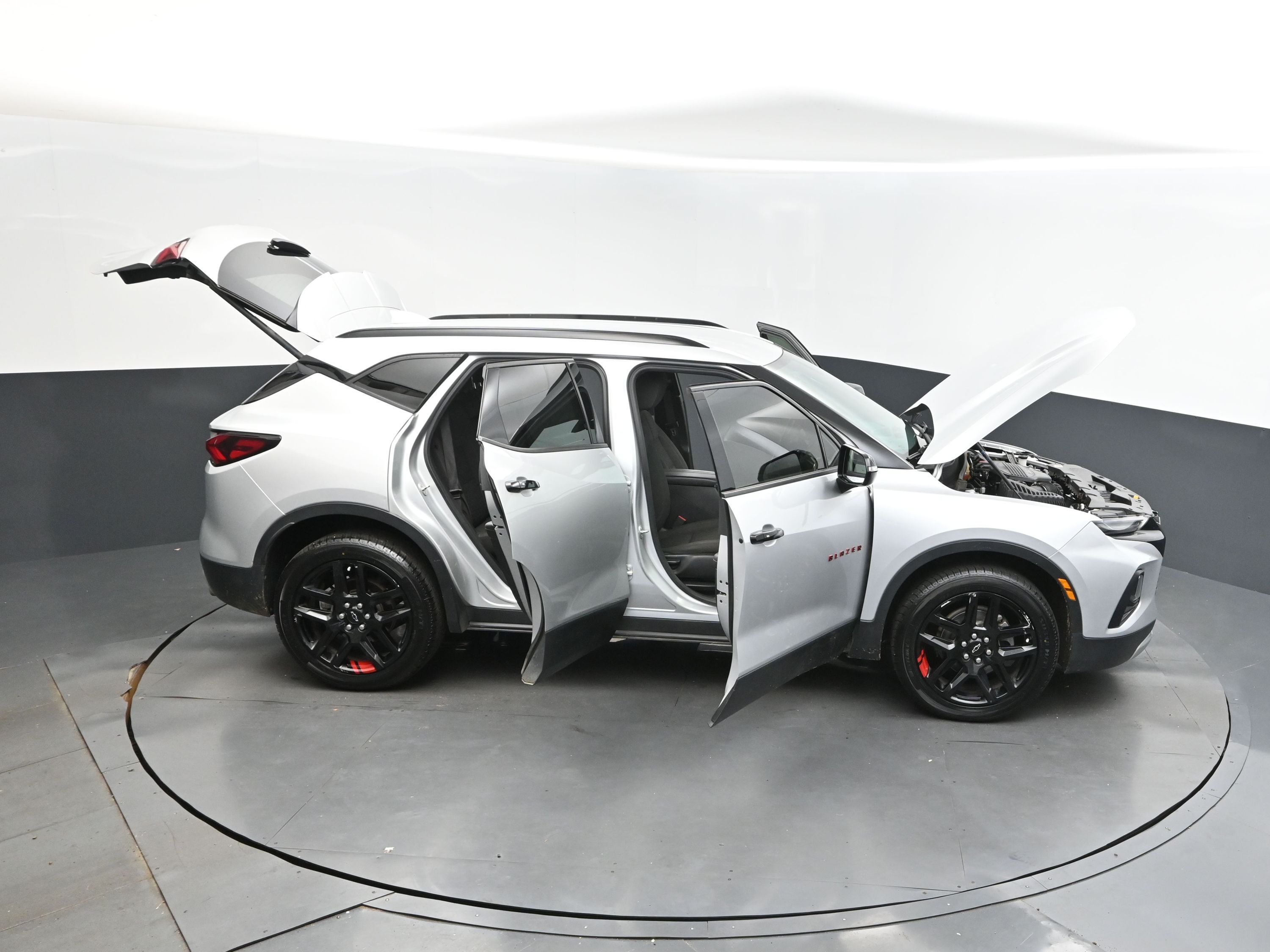 2020 Silver Ice Metallic Chevrolet Blazer LT FWD SUV