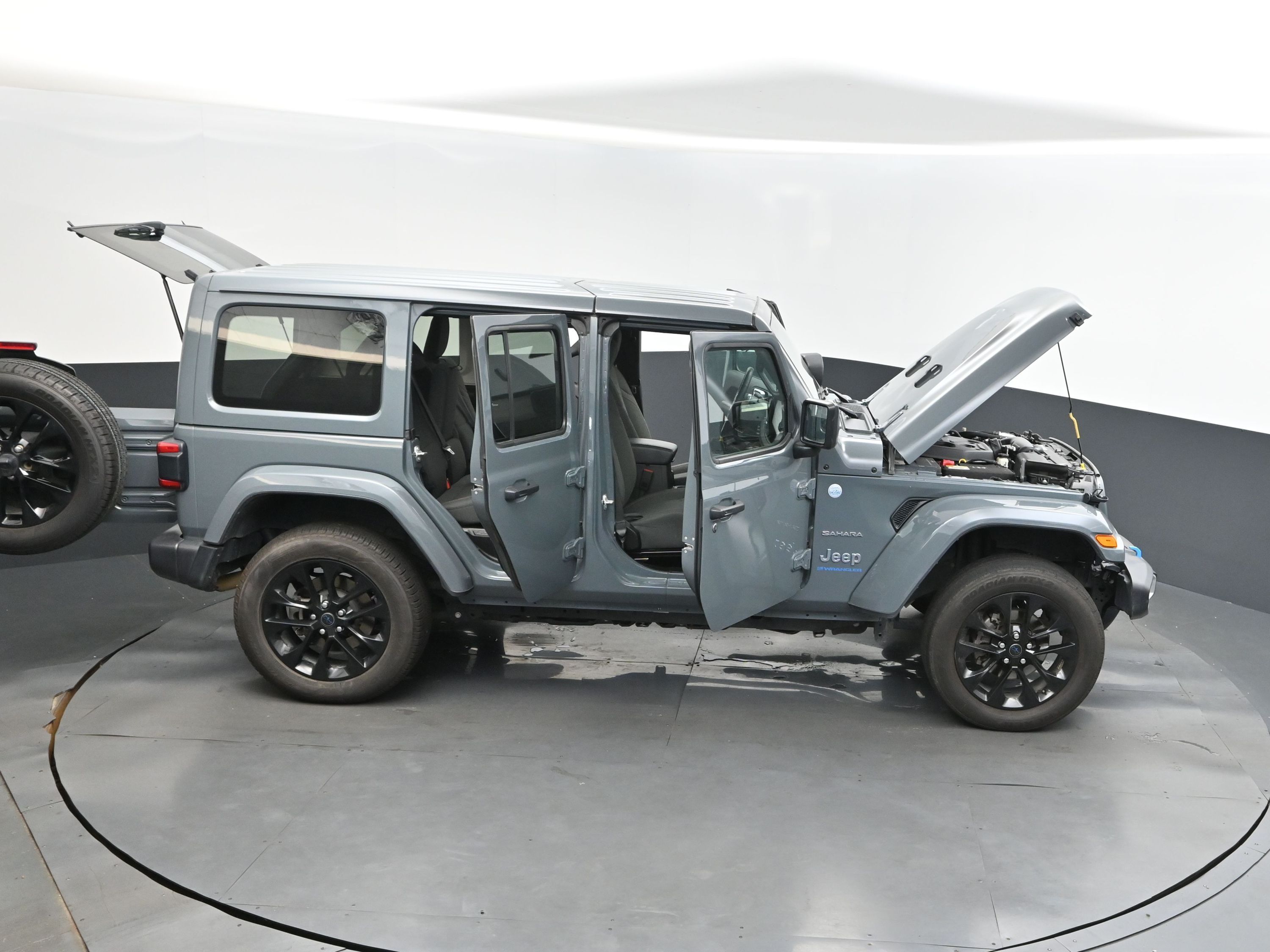 2024 Anvil Clear Coat Jeep Wrangler 4xe Sahara 4xe 4X4 SUV