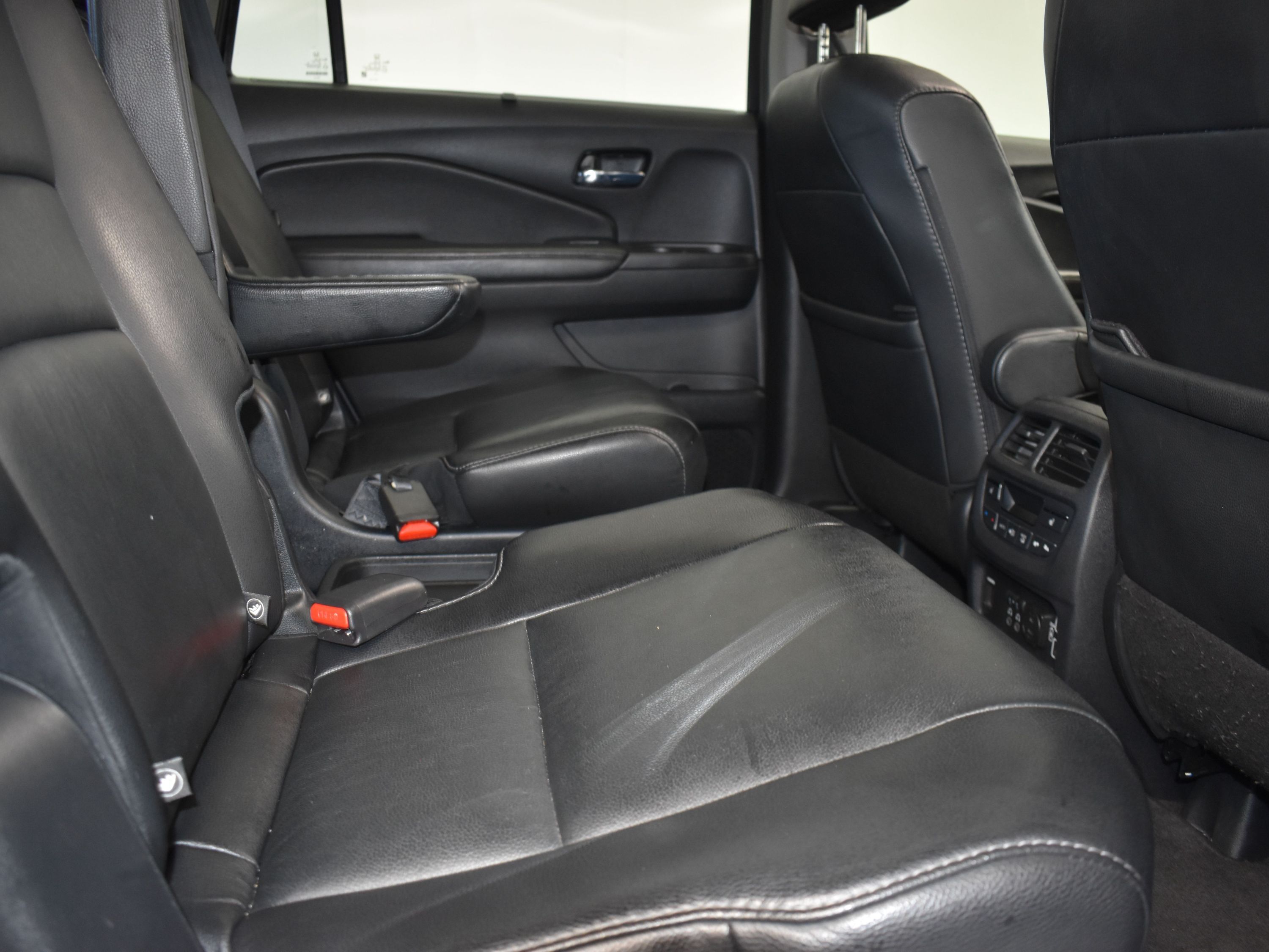 2019 Black Honda Pilot Touring FWD SUV