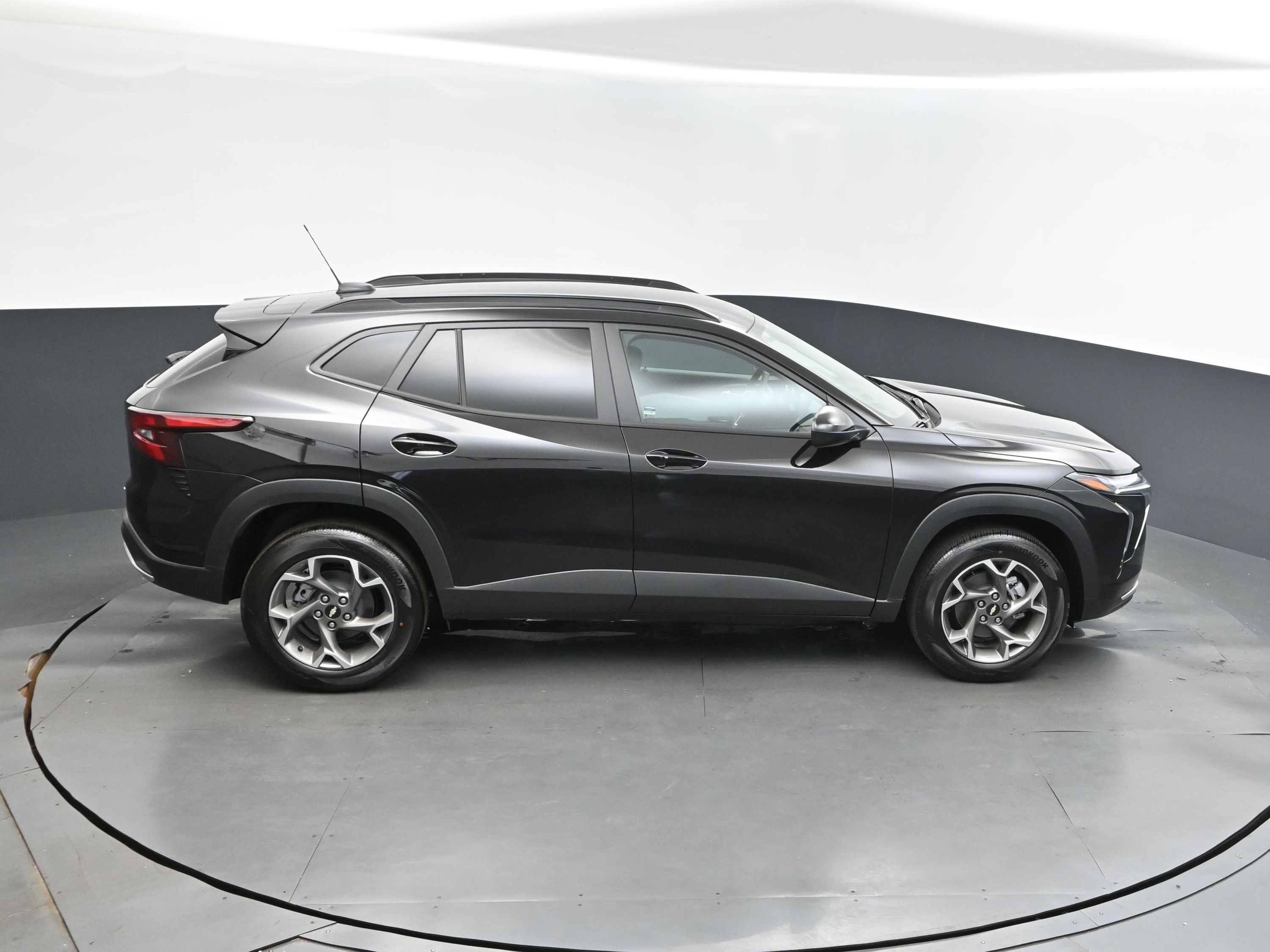 2025 Mosaic Black Metallic Chevrolet Trax LT FWD SUV