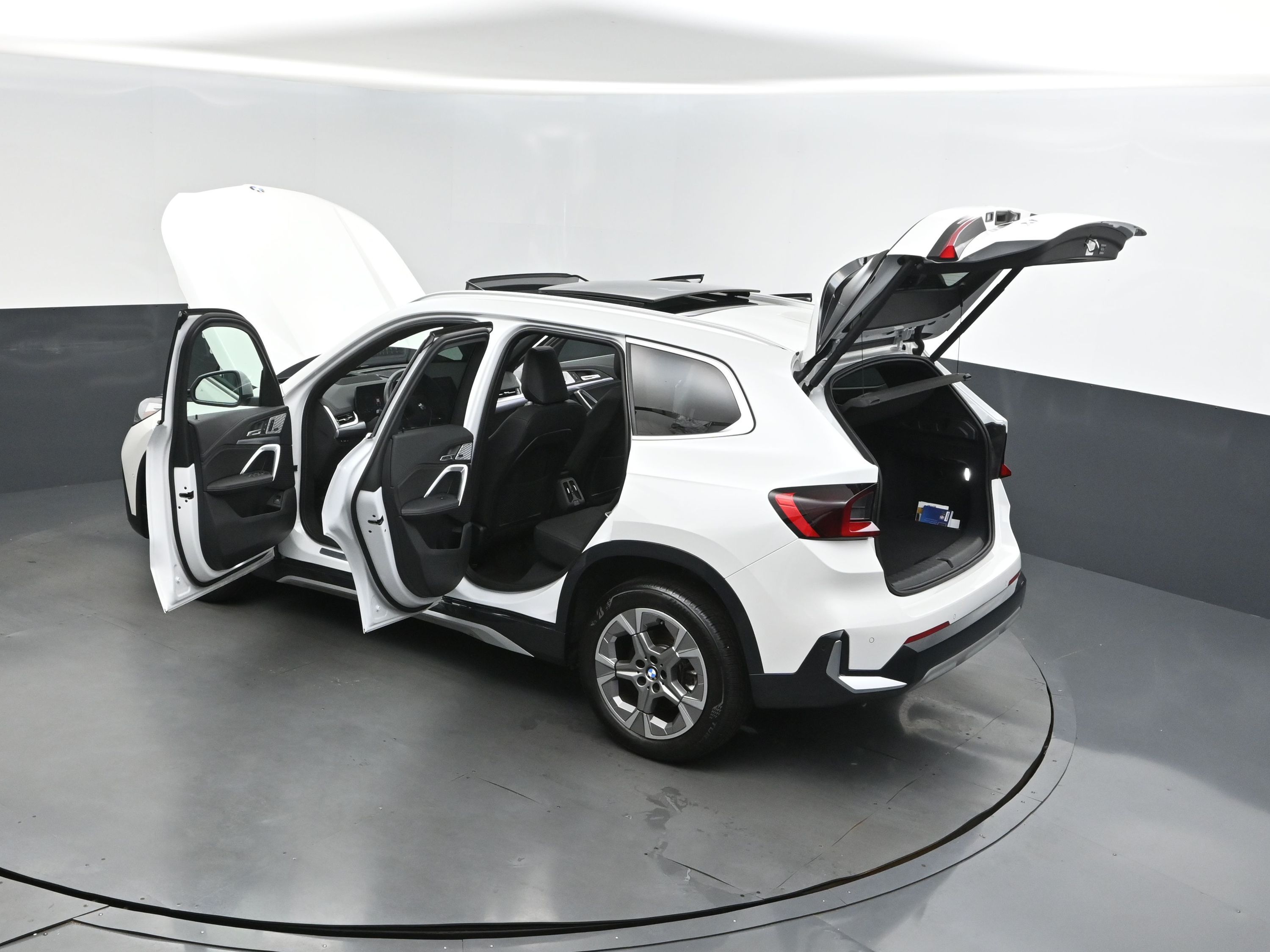 2023 Mineral White Metallic BMW X1 xDrive28i AWD SUV