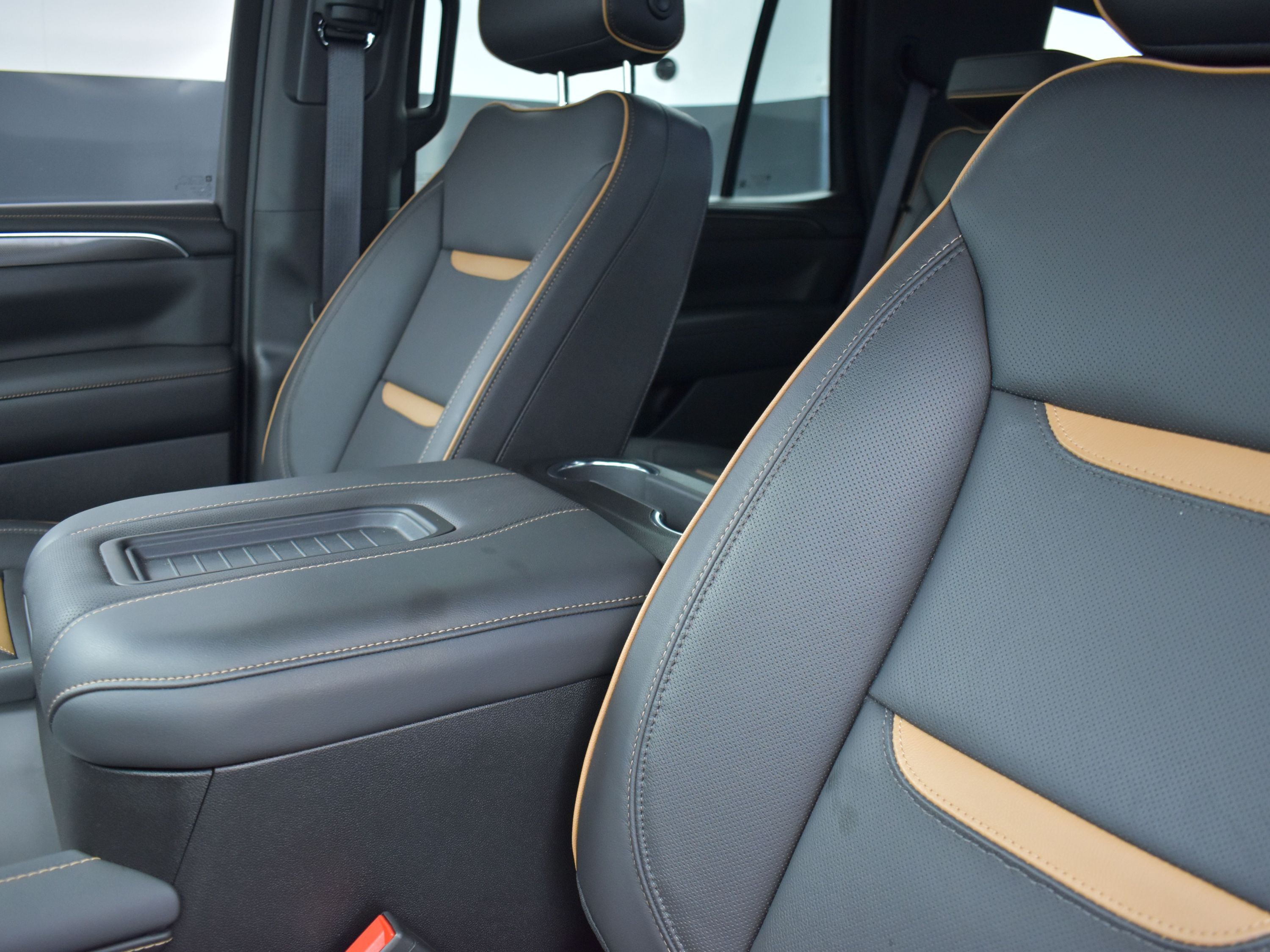 2023 Onyx Black GMC Yukon AT4 4X4 SUV