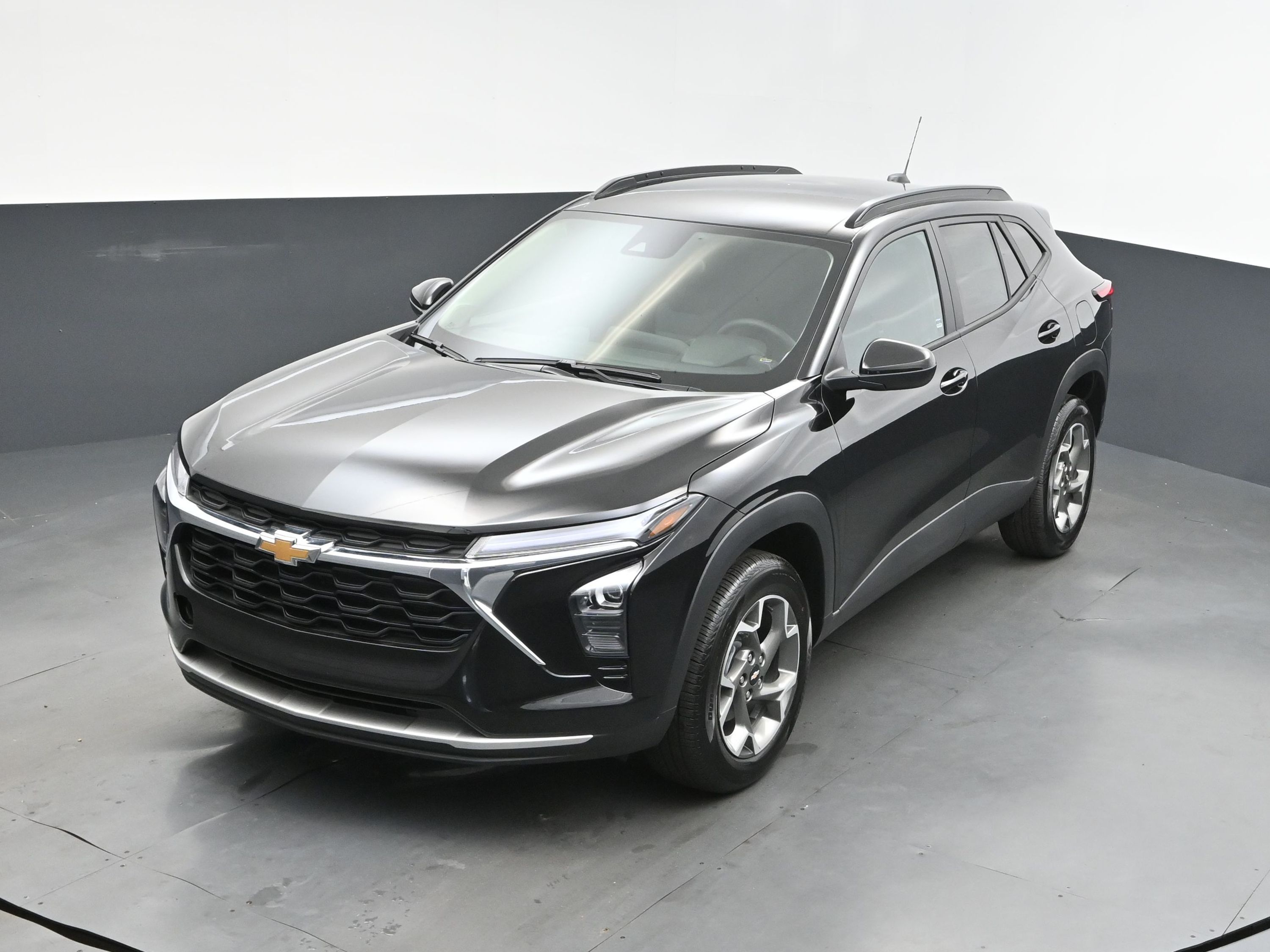 2025 Mosaic Black Metallic Chevrolet Trax LT FWD SUV