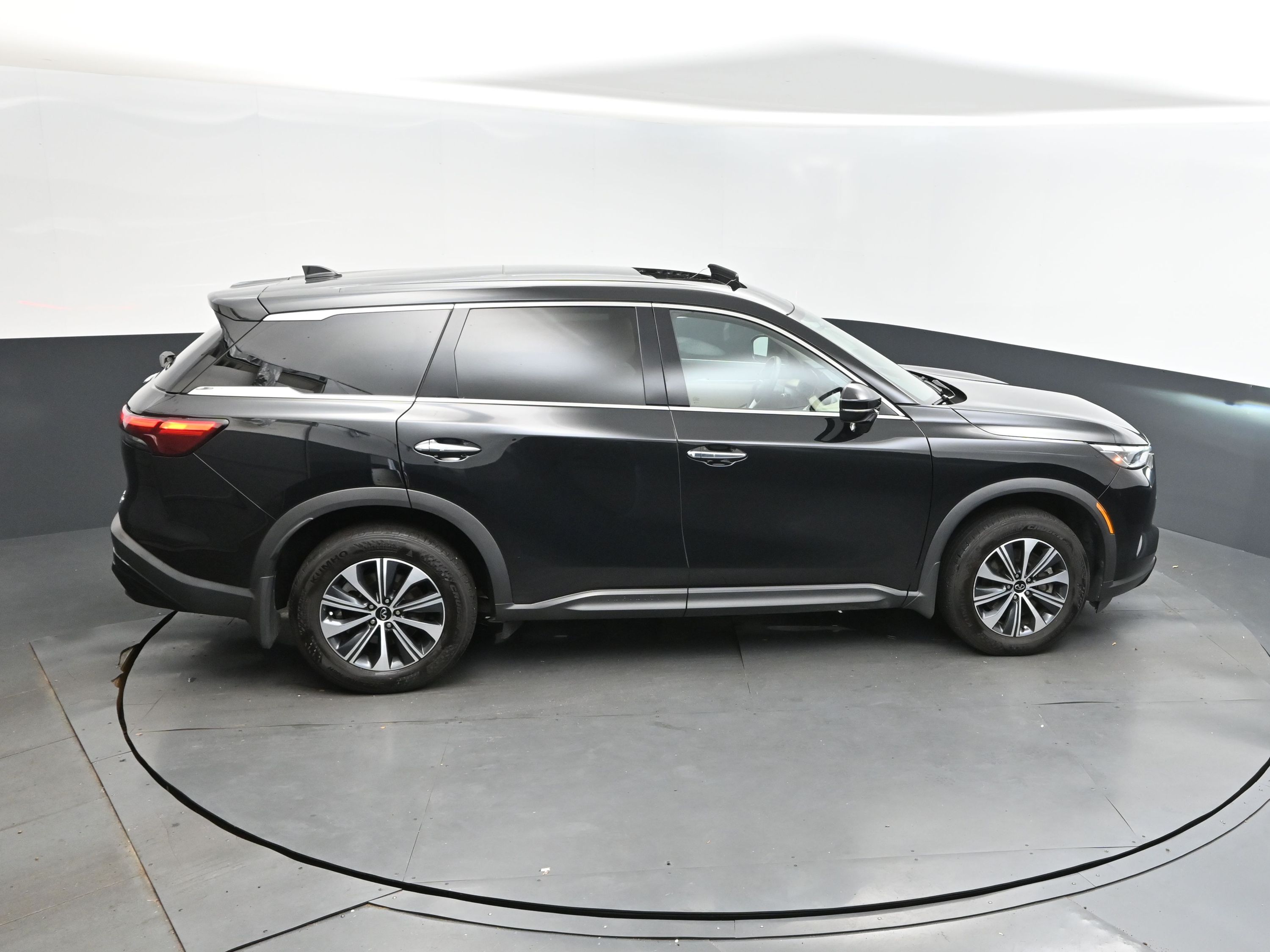 2023 Mineral Black INFINITI QX60 PURE FWD SUV