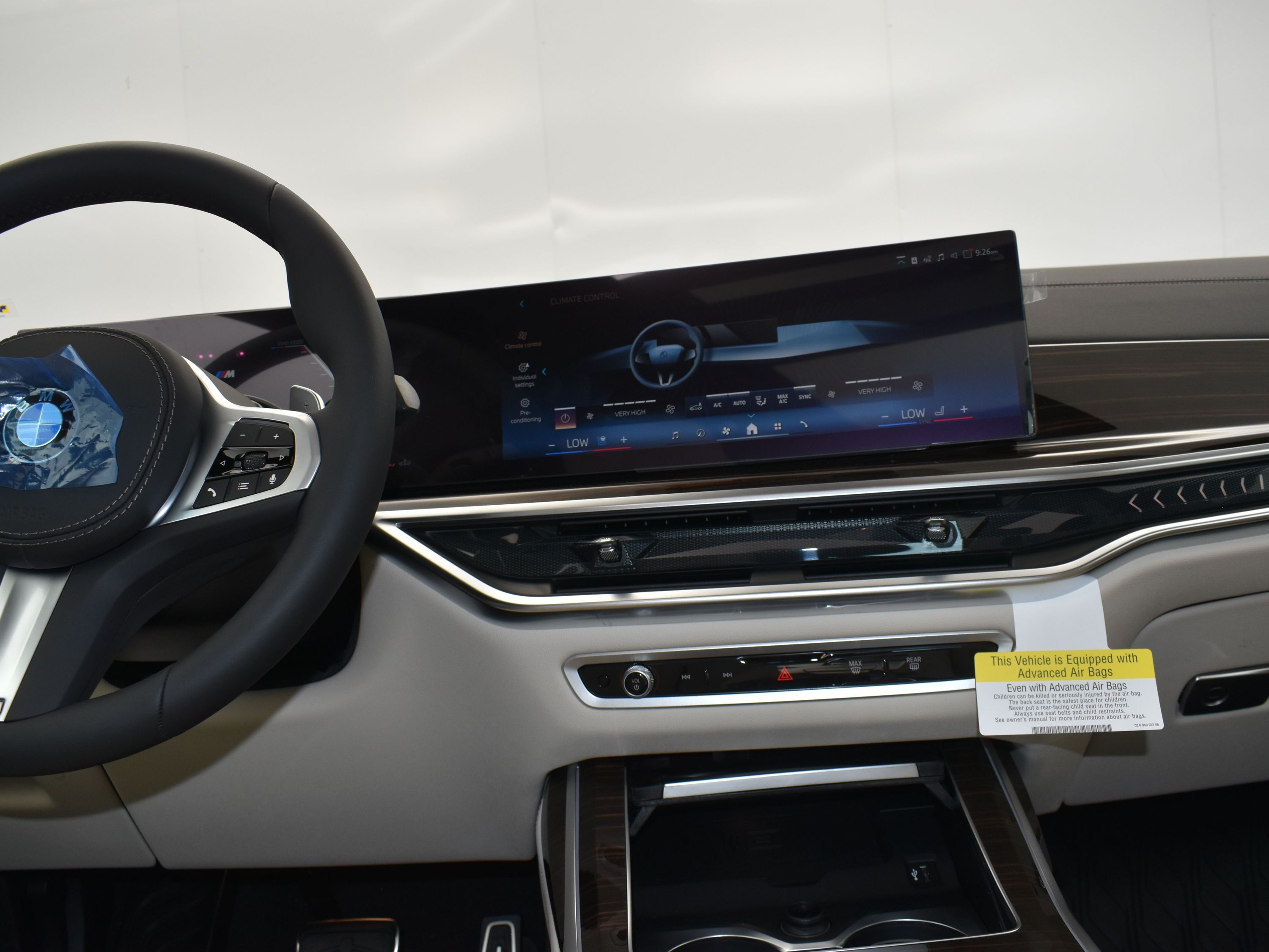 2026 Mineral White Metallic BMW X7 xDrive40i AWD SUV