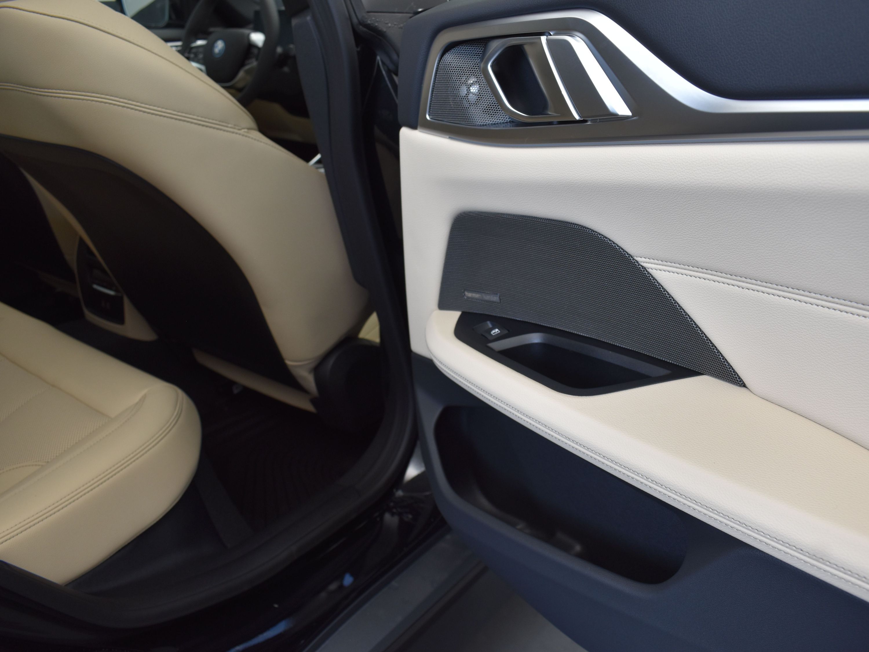 2025 Black Sapphire Metallic BMW i4 eDrive40 RWD Hatchback