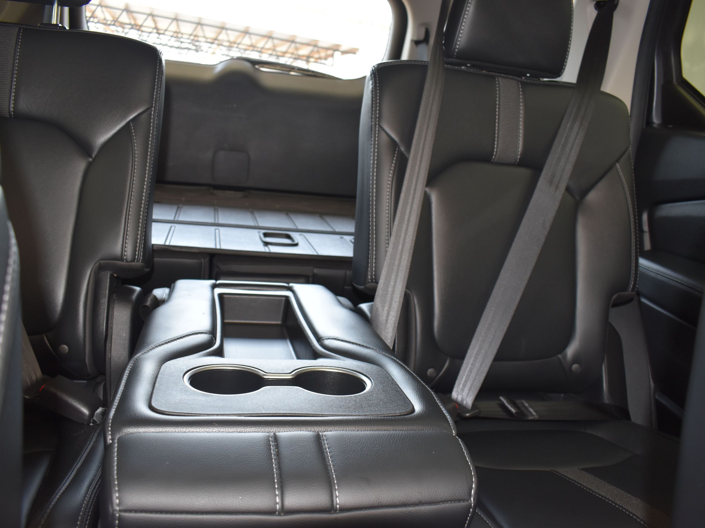 2025 Sonic Gray Pearl Honda Pilot Touring FWD SUV