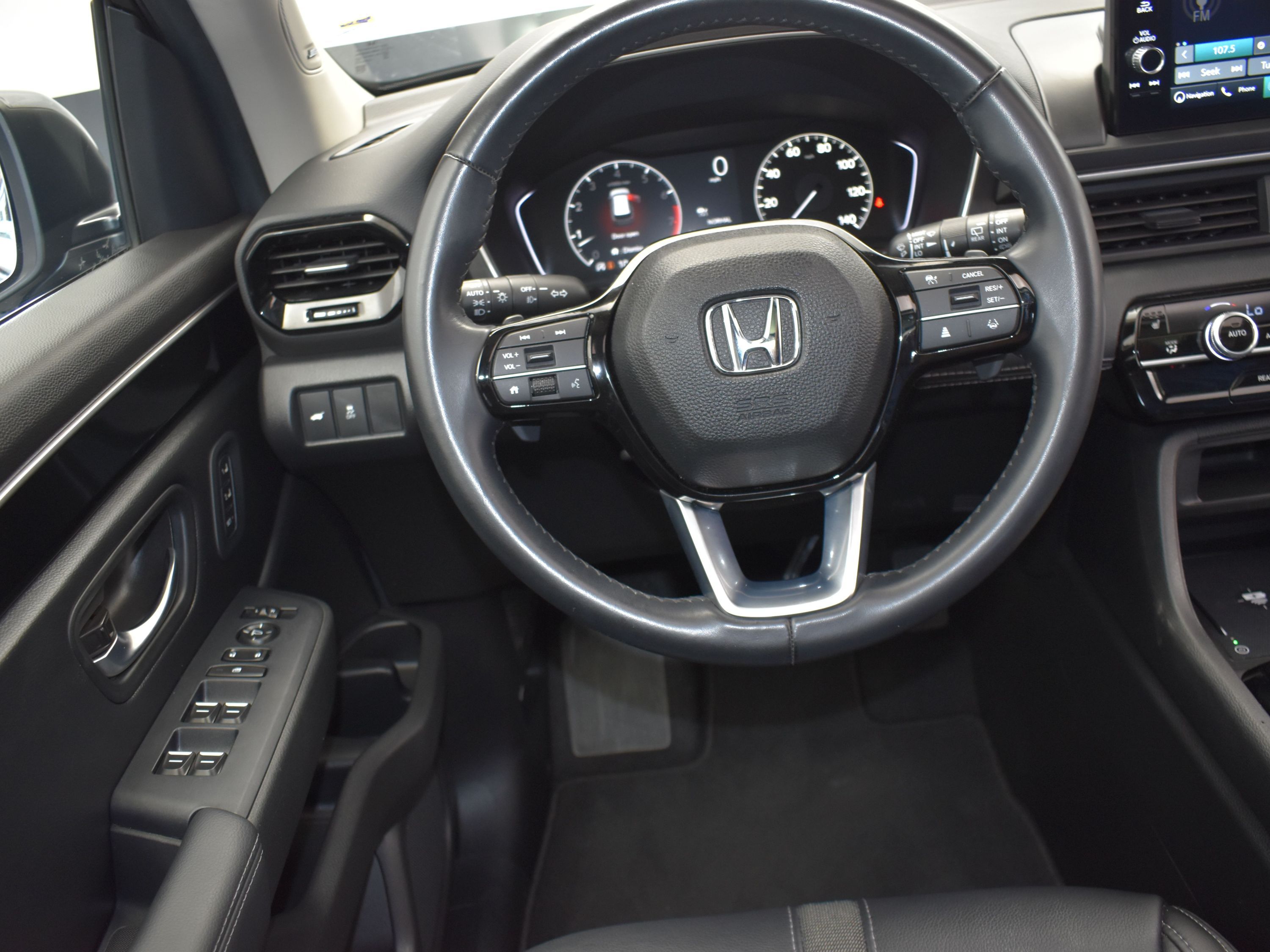 2025 Sonic Gray Pearl Honda Pilot Touring FWD SUV