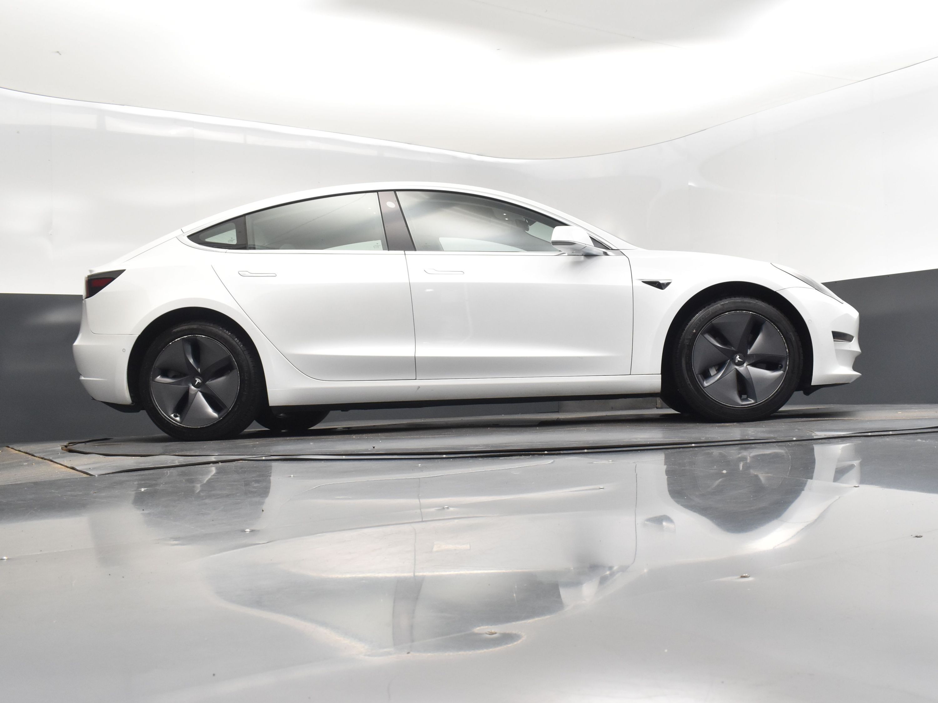 2019 Pearl White Multi-Coat Tesla Model 3 RWD Sedan