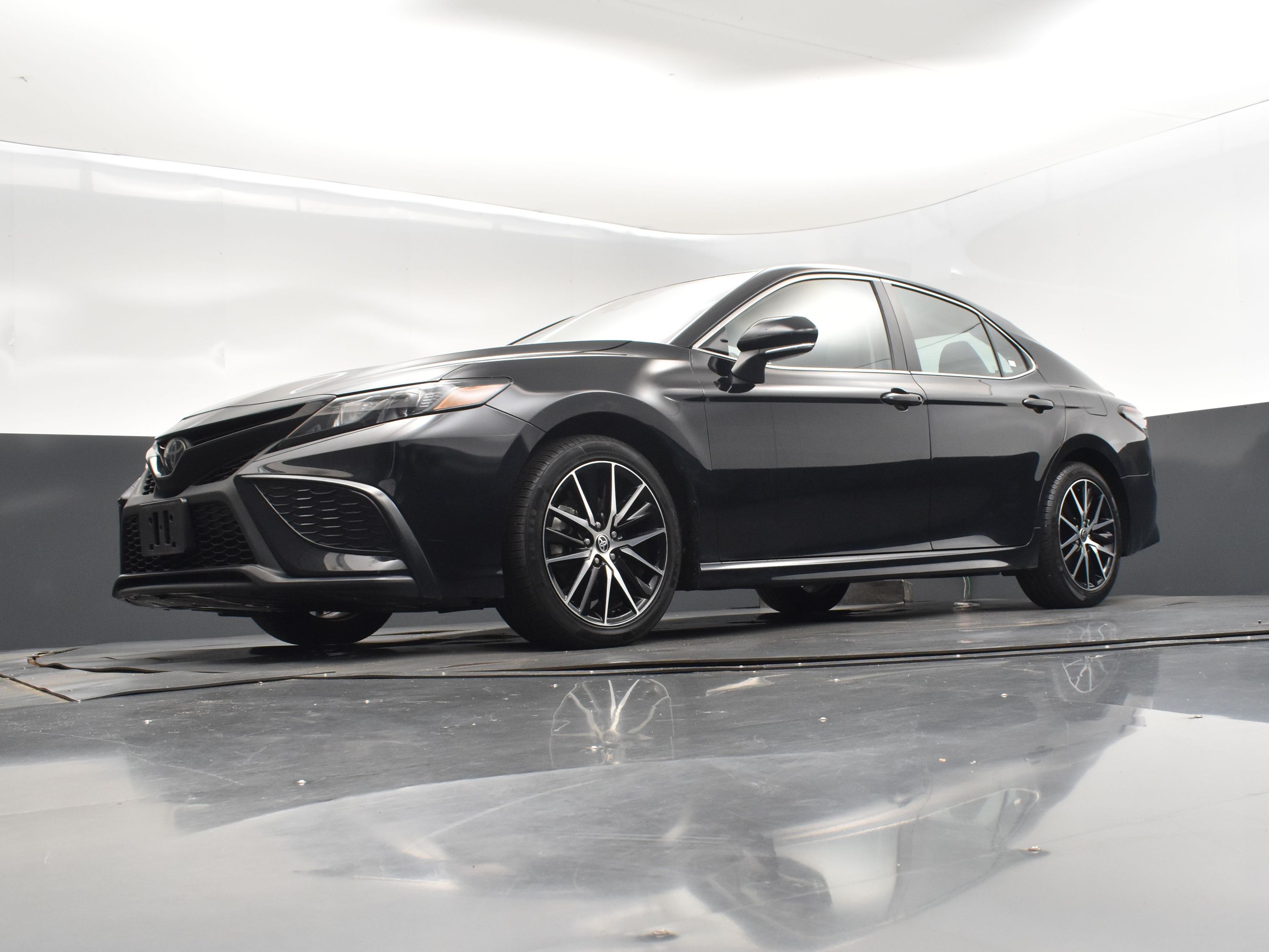2023 Midnight Black Metallic Toyota Camry SE FWD Sedan