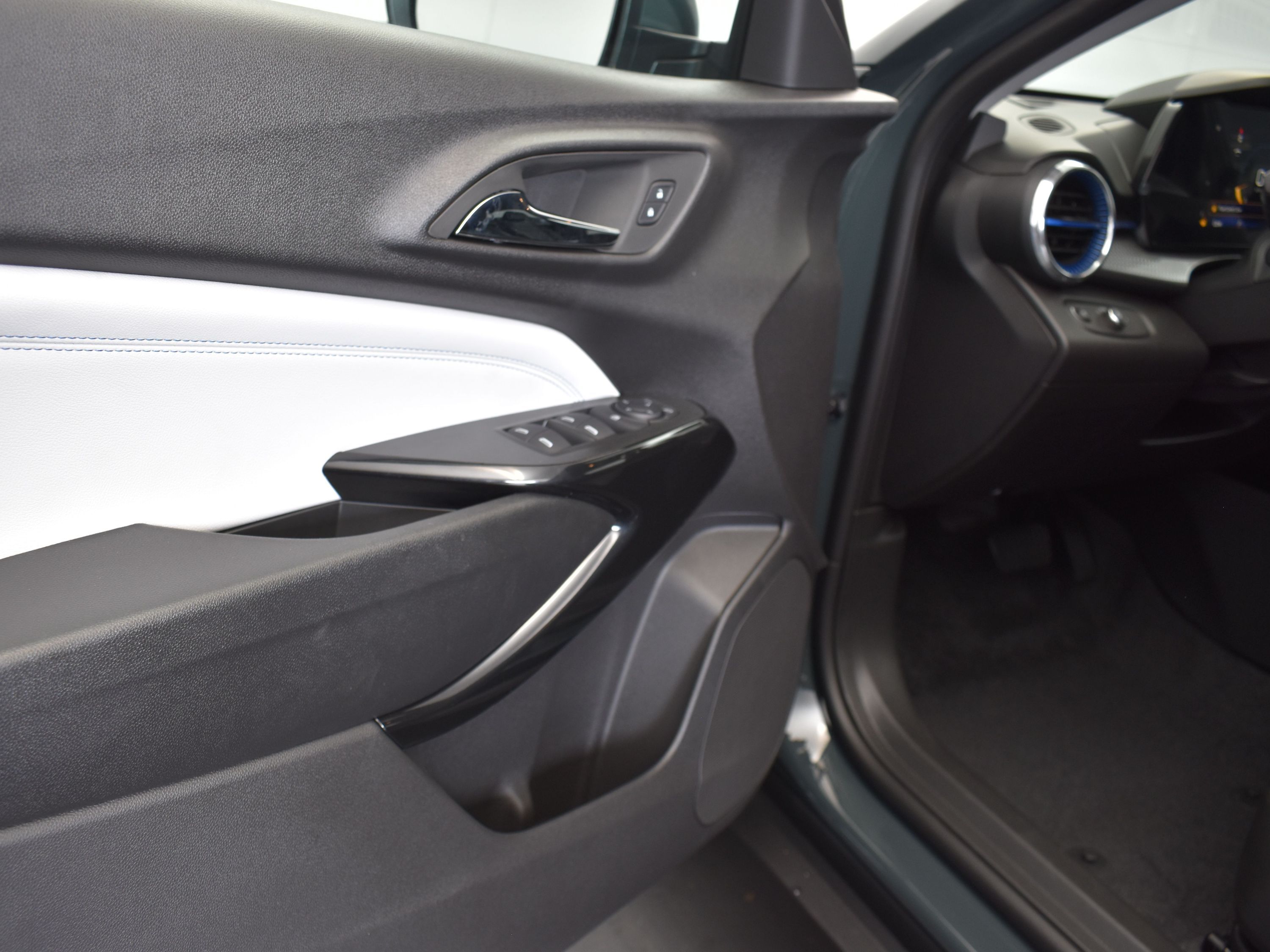 2025 Cypress Gray Chevrolet Trax LT FWD SUV