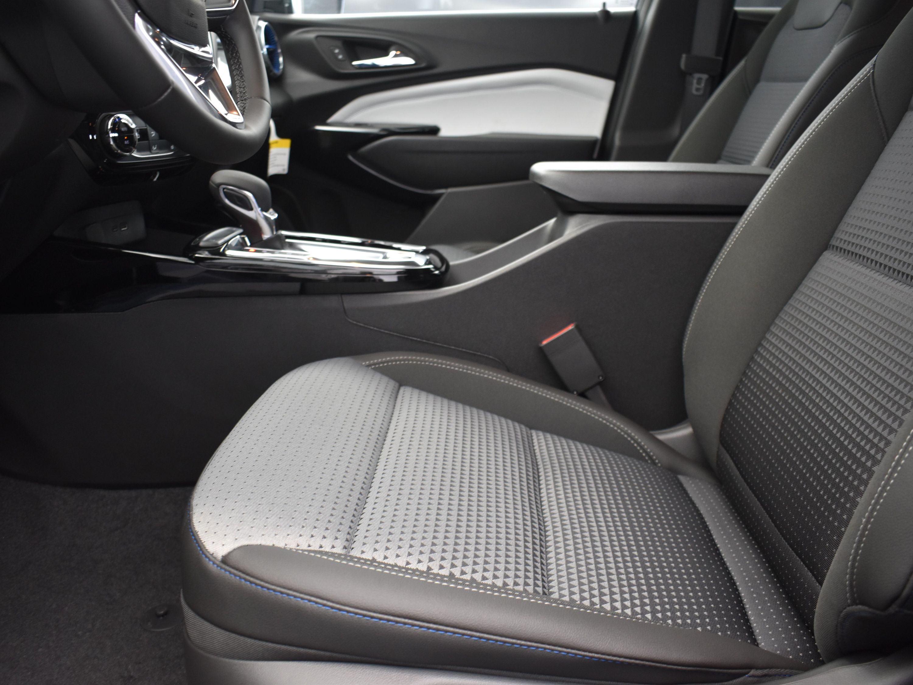 2025 Cypress Gray Chevrolet Trax LT FWD SUV