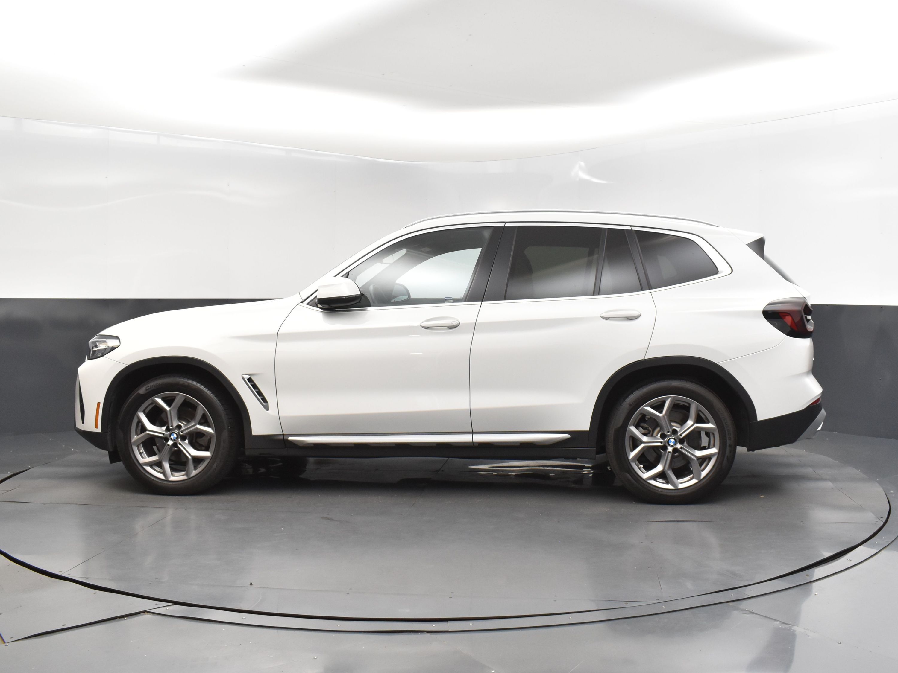 2024 Alpine White BMW X3 sDrive30i RWD SUV