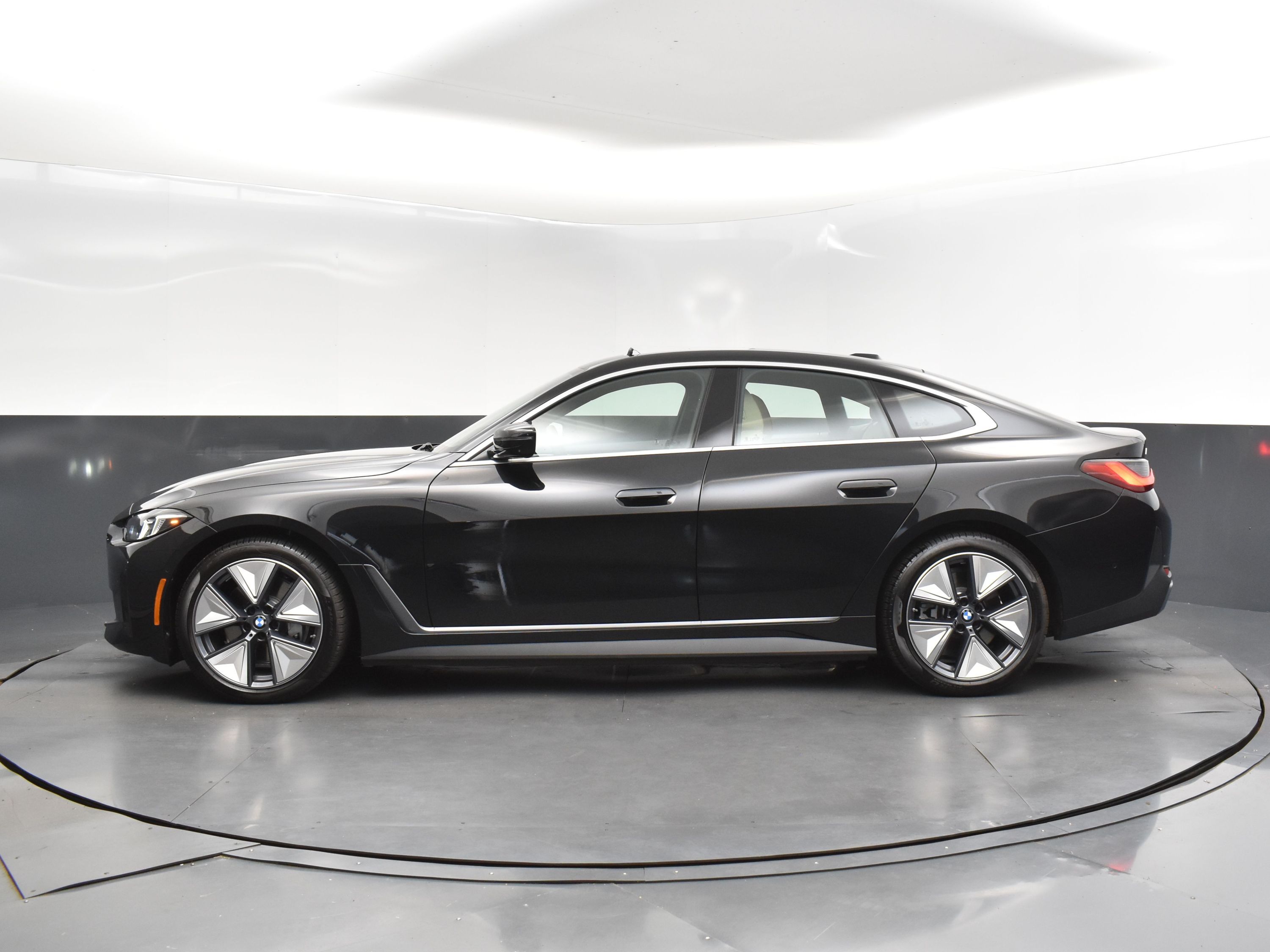 2025 Black Sapphire Metallic BMW i4 eDrive40 RWD Hatchback