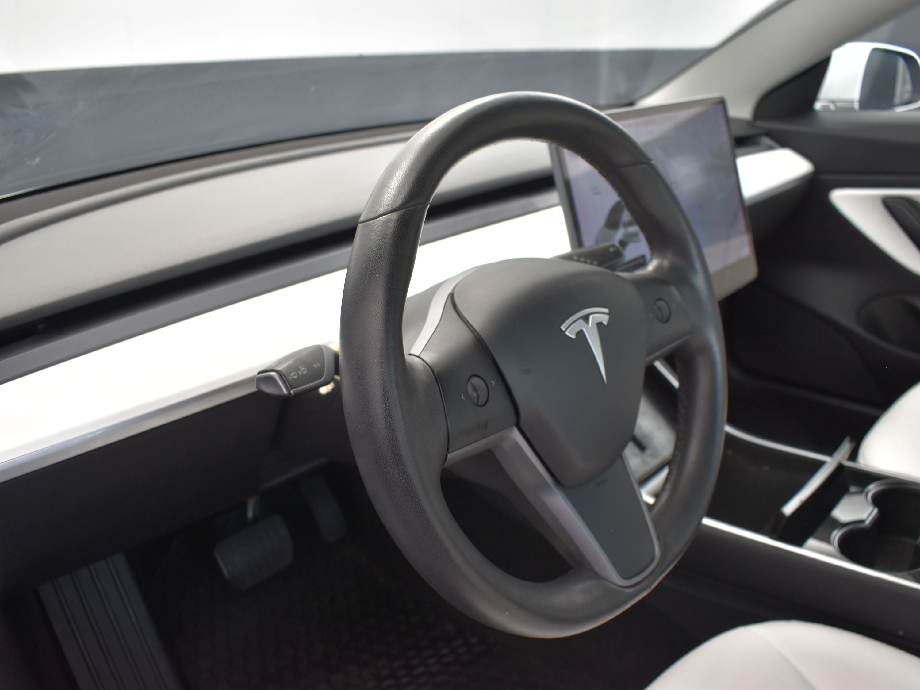 2019 Pearl White Multi-Coat Tesla Model 3 RWD Sedan