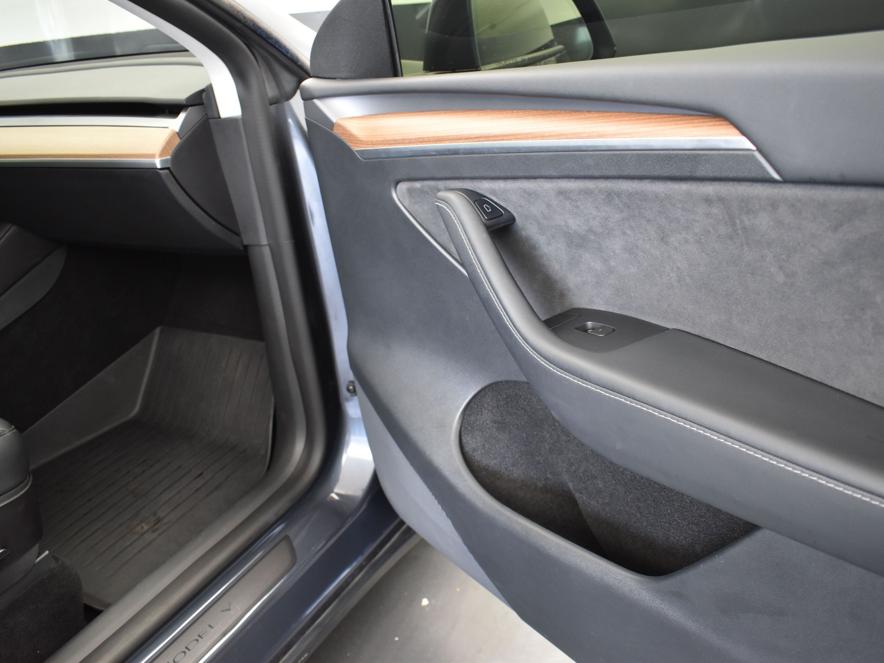 2022 Gray Tesla Model Y Performance AWD SUV