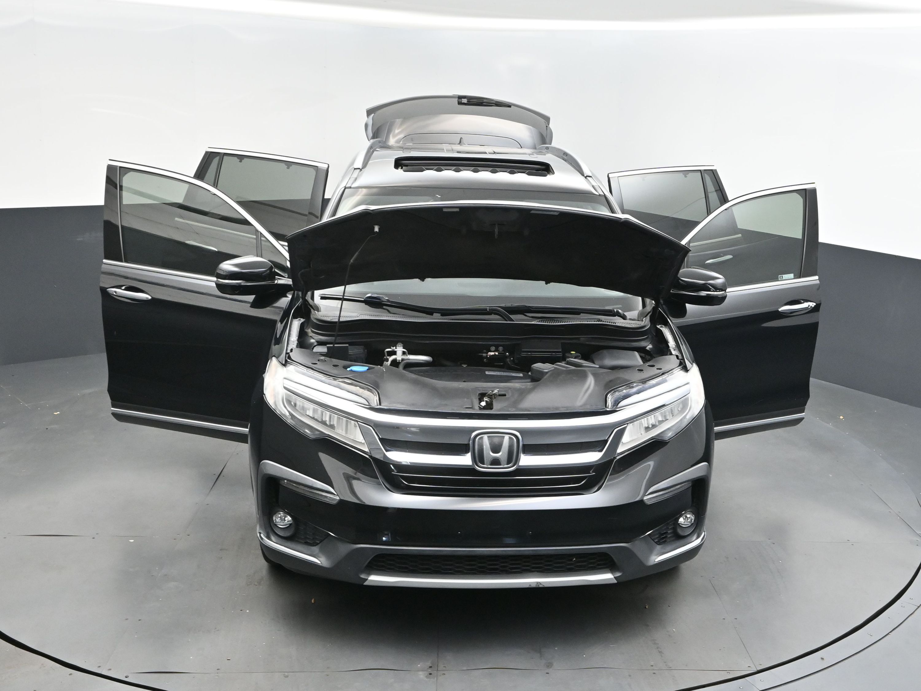 2019 Black Honda Pilot Touring FWD SUV