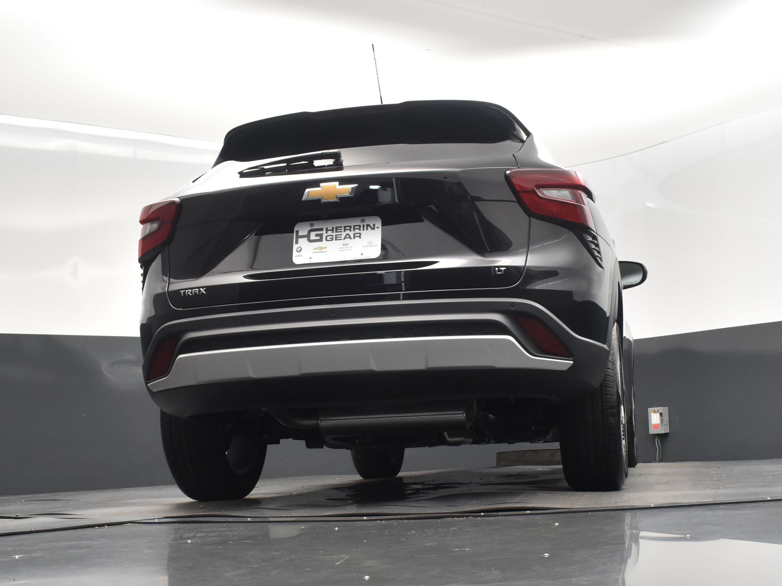 2025 Mosaic Black Metallic Chevrolet Trax LT FWD SUV