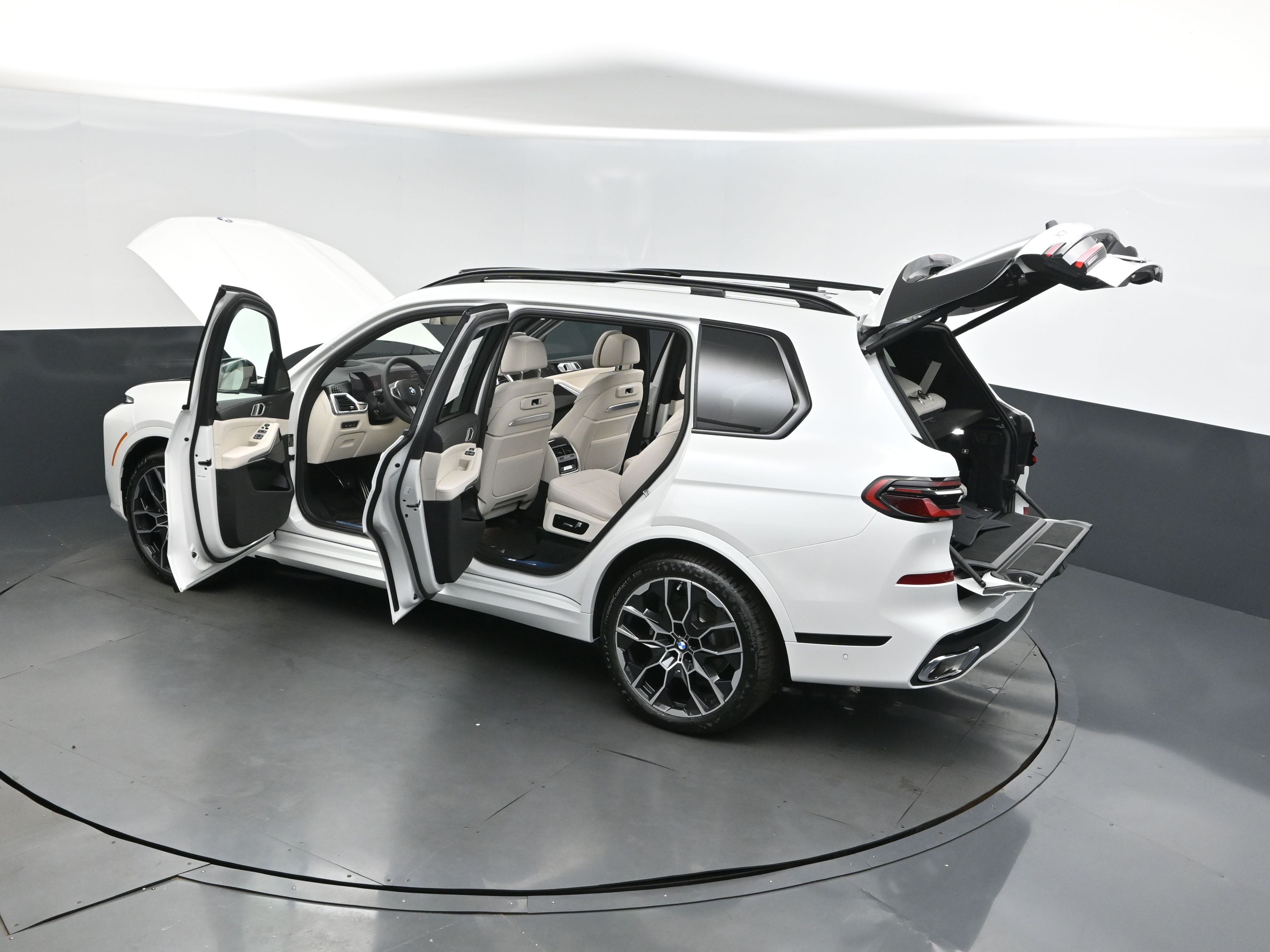2026 Mineral White Metallic BMW X7 xDrive40i AWD SUV
