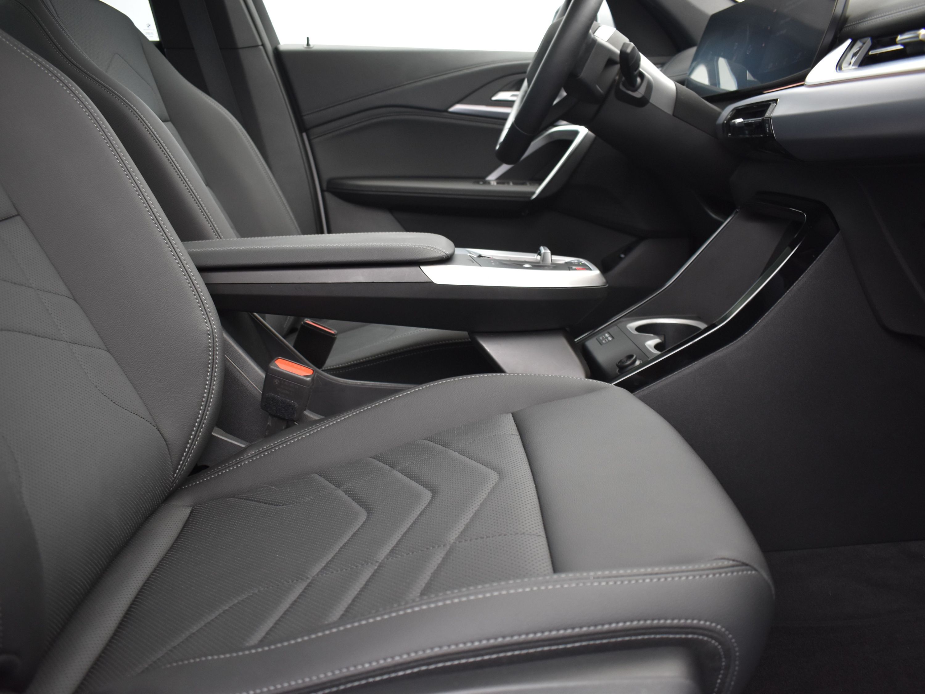 2023 Mineral White Metallic BMW X1 xDrive28i AWD SUV
