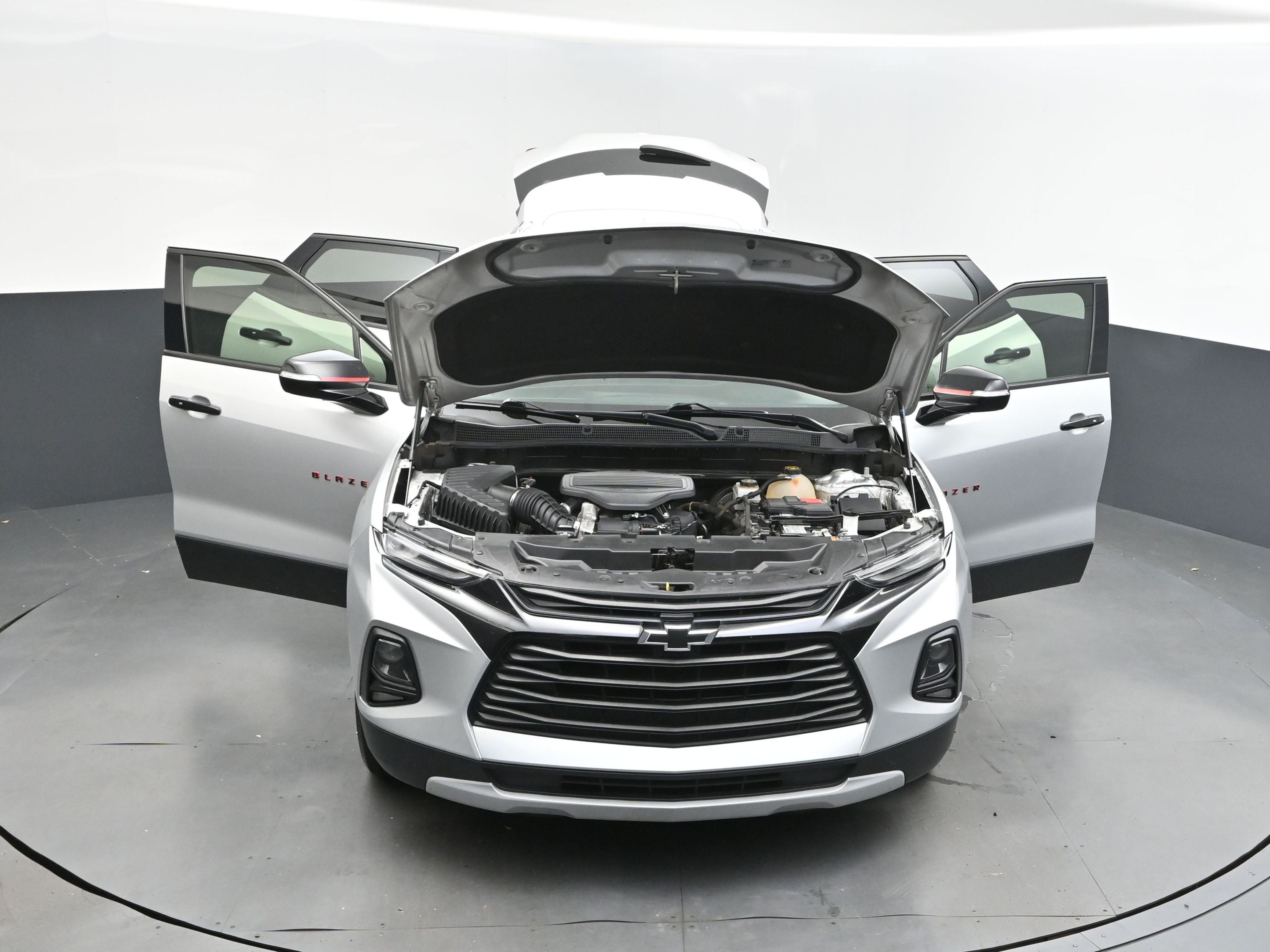2020 Silver Ice Metallic Chevrolet Blazer LT FWD SUV