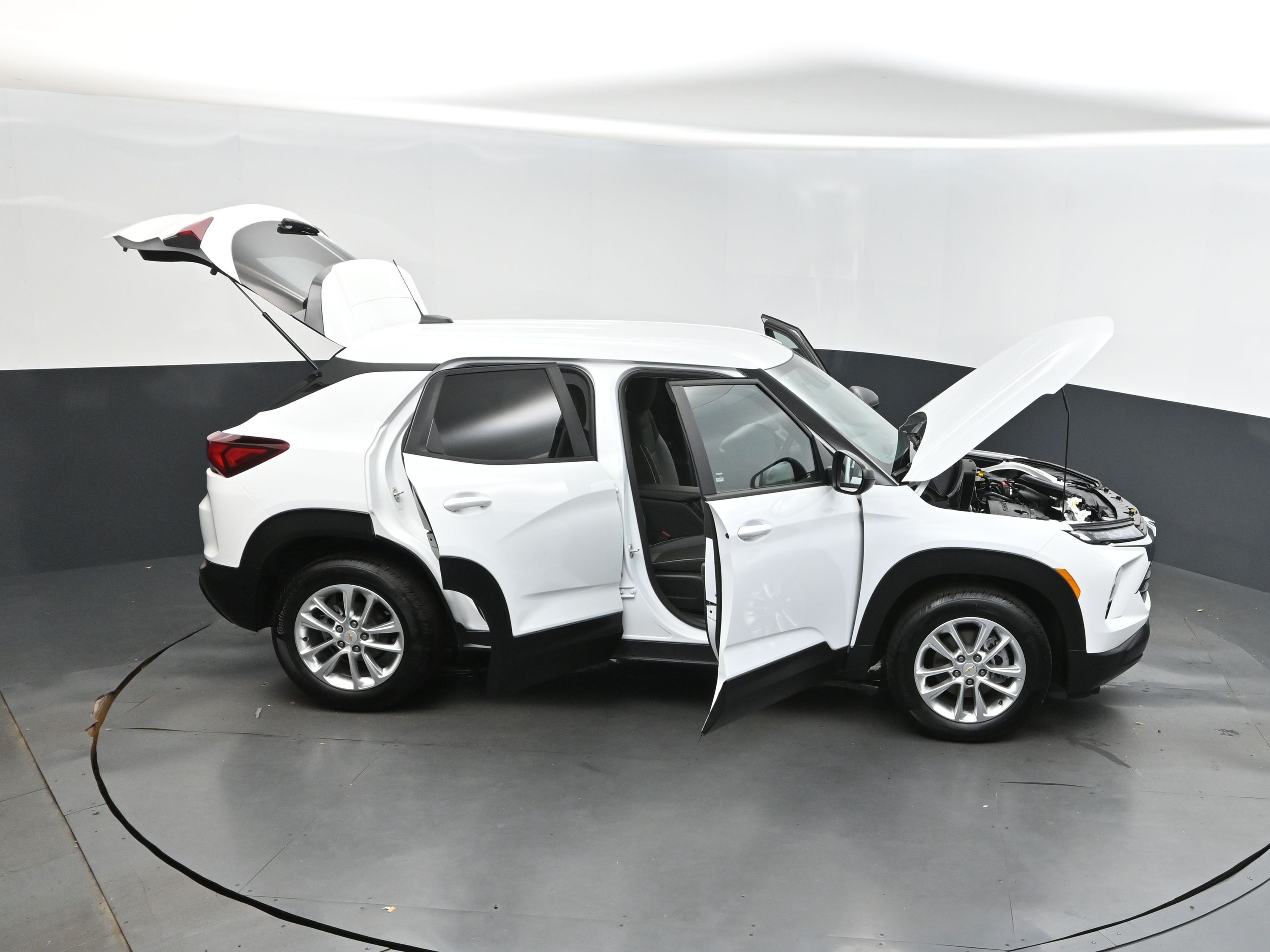 2025 Summit White Chevrolet Trailblazer LS FWD SUV