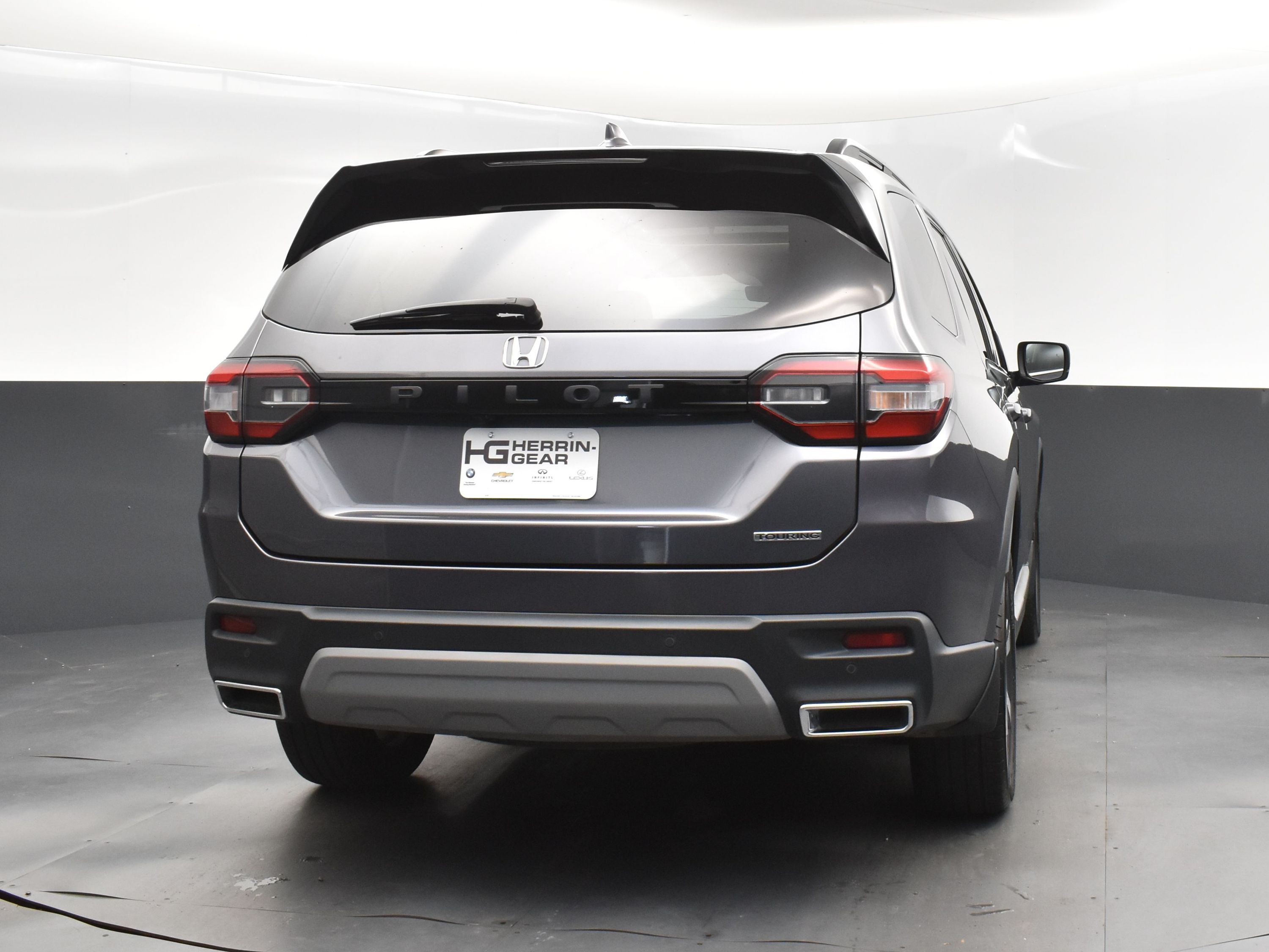 2025 Sonic Gray Pearl Honda Pilot Touring FWD SUV
