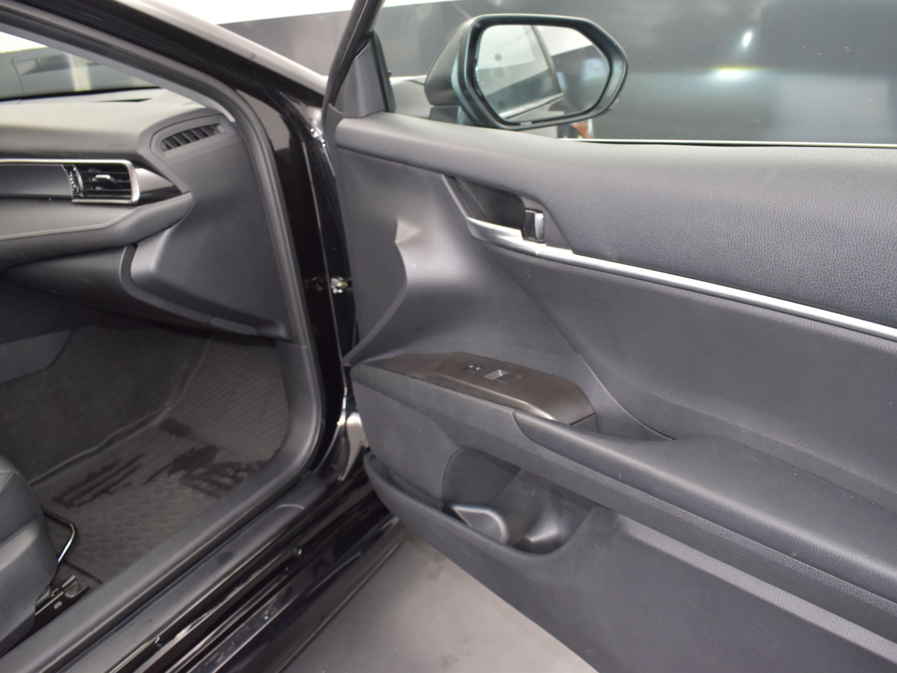 2023 Midnight Black Metallic Toyota Camry SE FWD Sedan