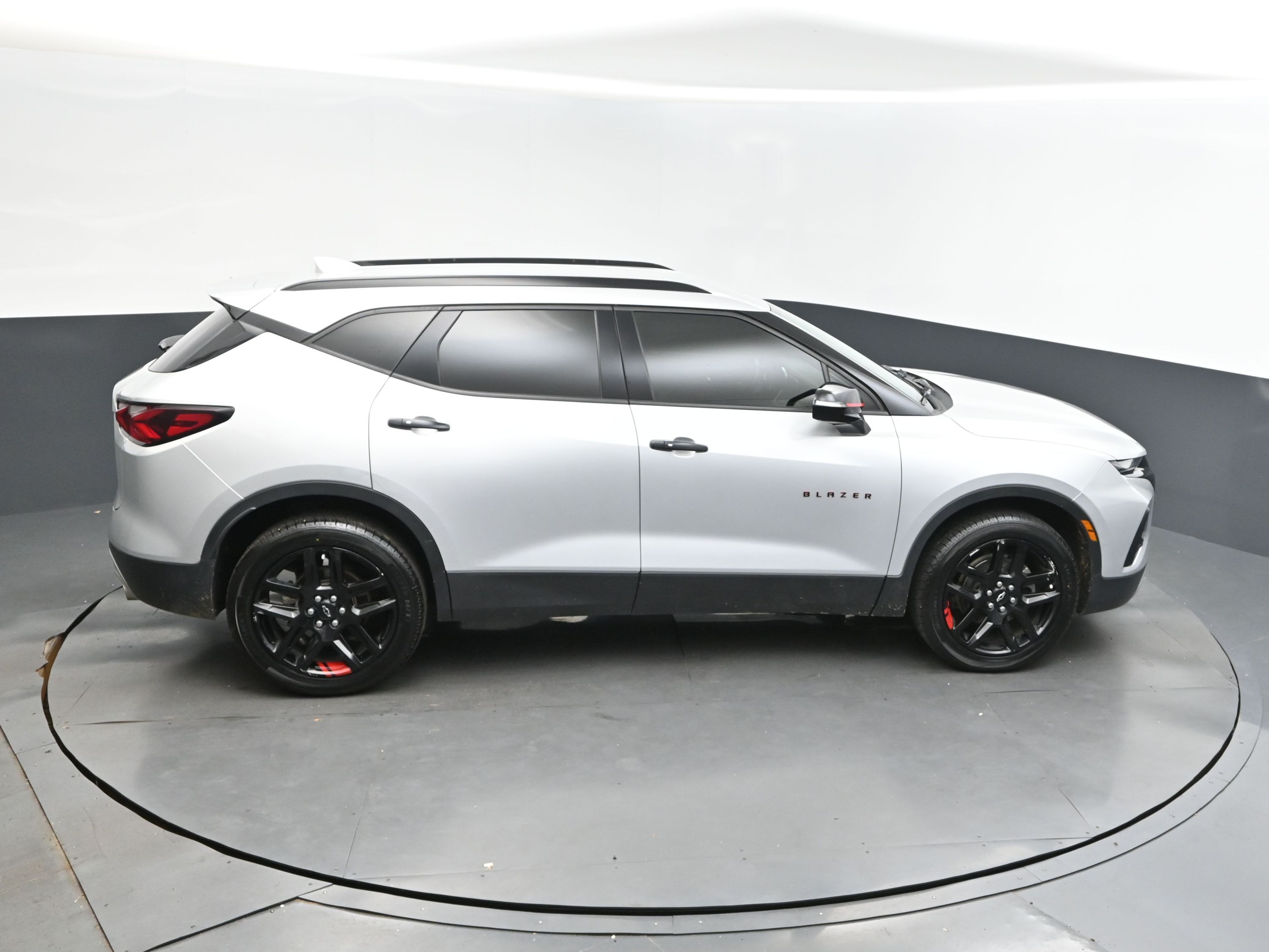 2020 Silver Ice Metallic Chevrolet Blazer LT FWD SUV
